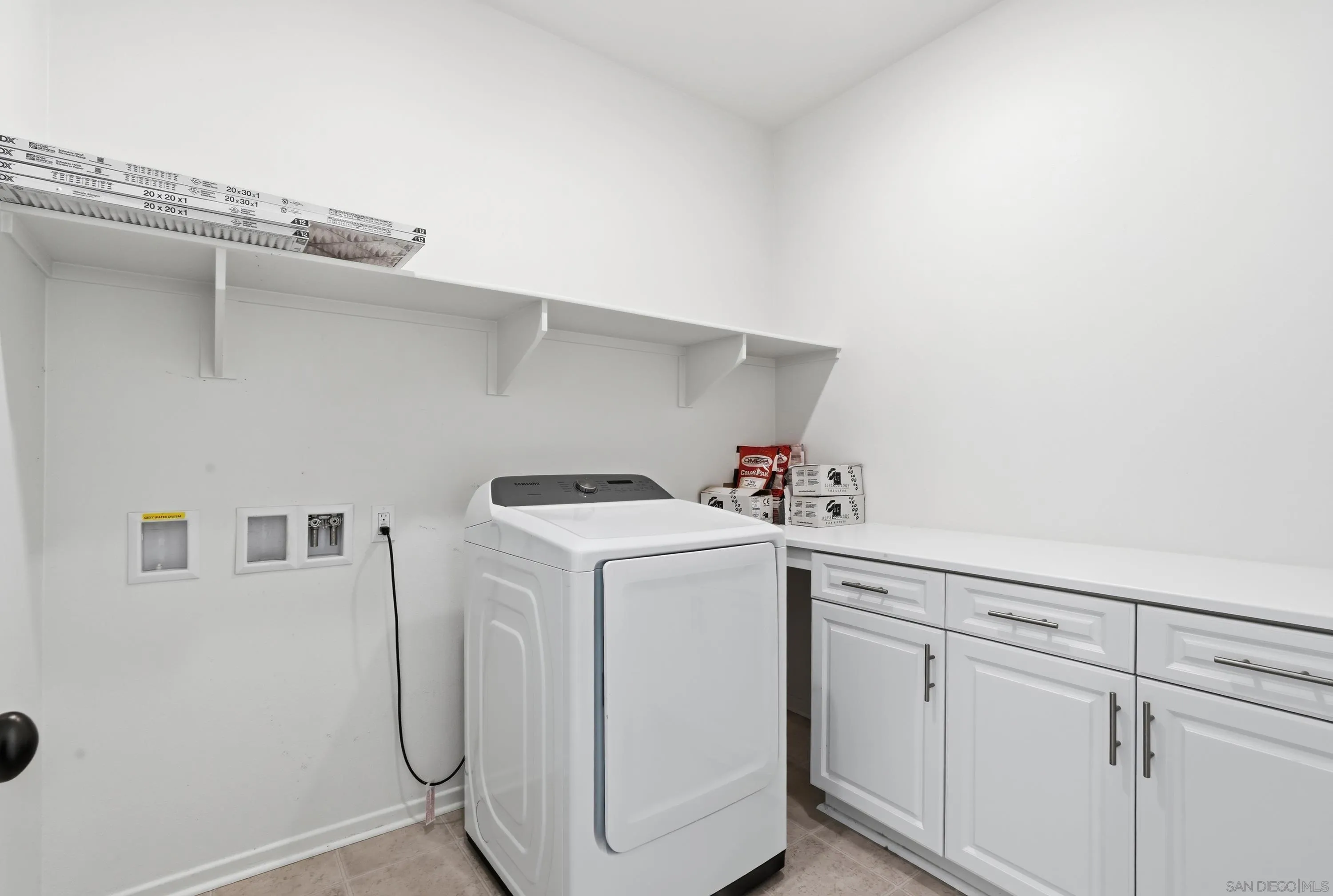 https://cdn.realtyfeed.com/cdn/127/260019894/0ff2734a702a4ca6b6762623365673a1.webp