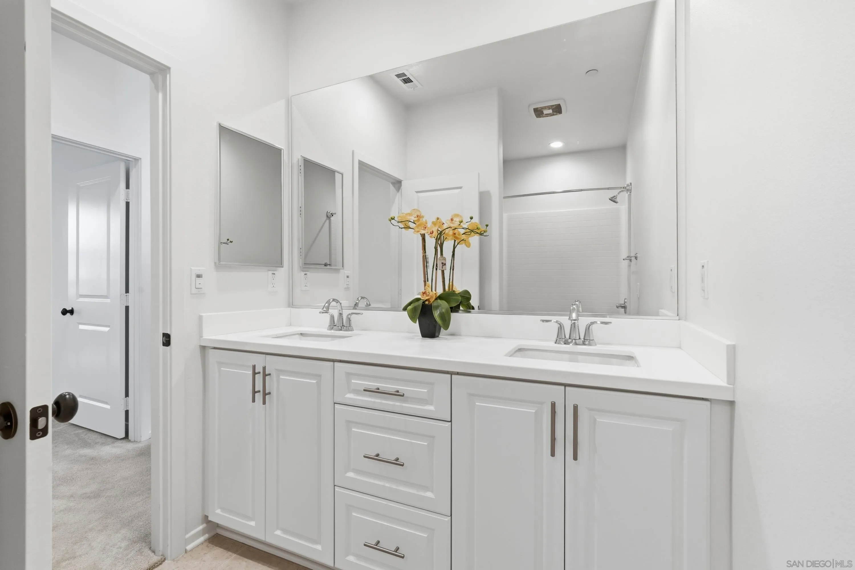 https://cdn.realtyfeed.com/cdn/127/260019894/cbfc9f20c4f60beb431e94b2b22ab48f.webp