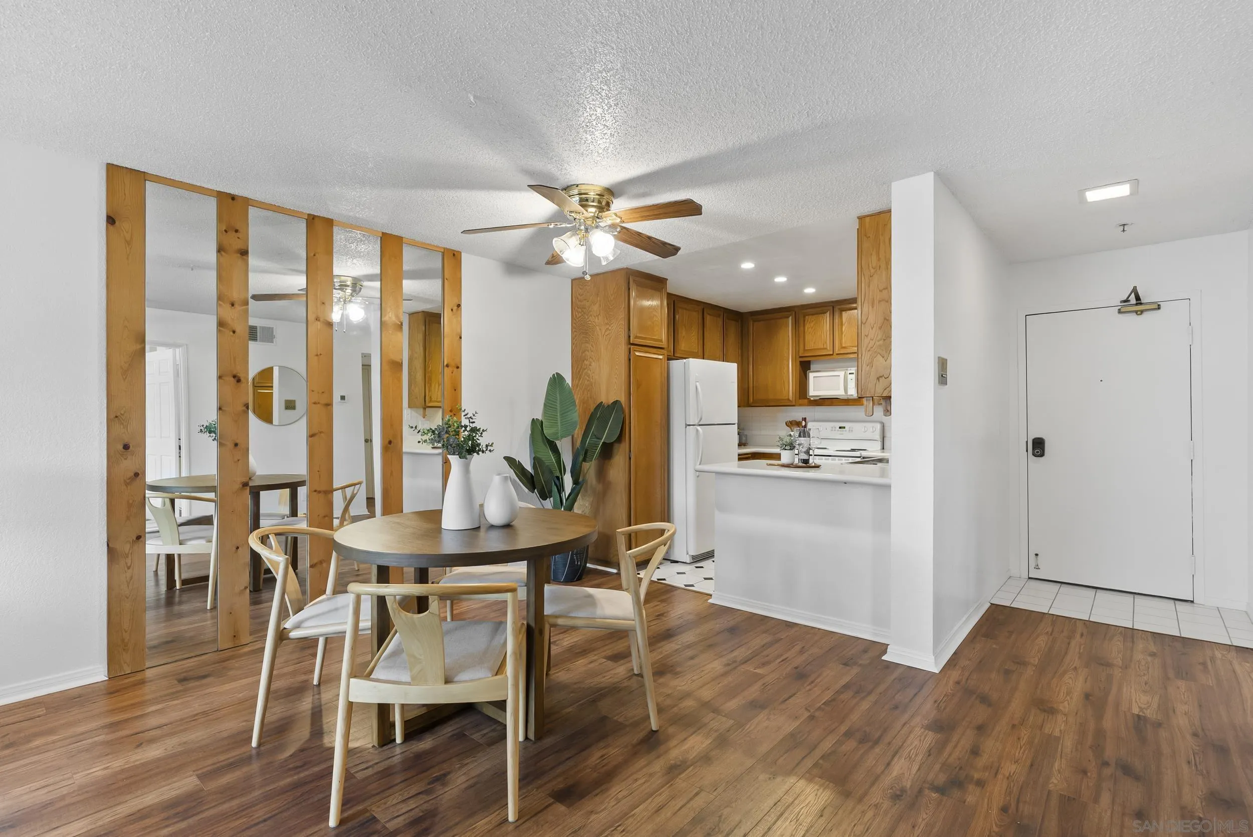 Photo #6: 260019896 Listing: Photo #6