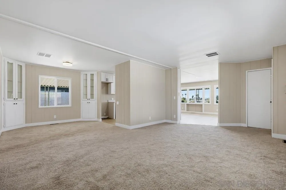 https://cdn.realtyfeed.com/cdn/127/260019897/c0bc2fbafc261253968353b06f64fcde.webp