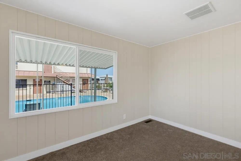https://cdn.realtyfeed.com/cdn/127/260019897/e8fd95d7324b4fd079af7c27a6b1be01.webp