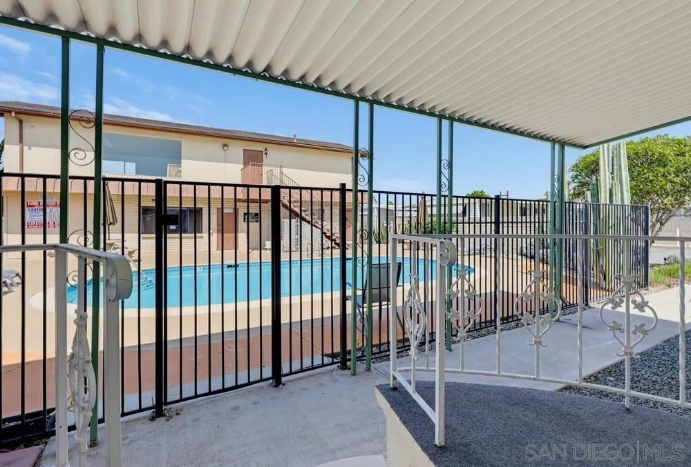 https://cdn.realtyfeed.com/cdn/127/260019897/f17462c7751344bcd86cc34d6dfafa8e.webp