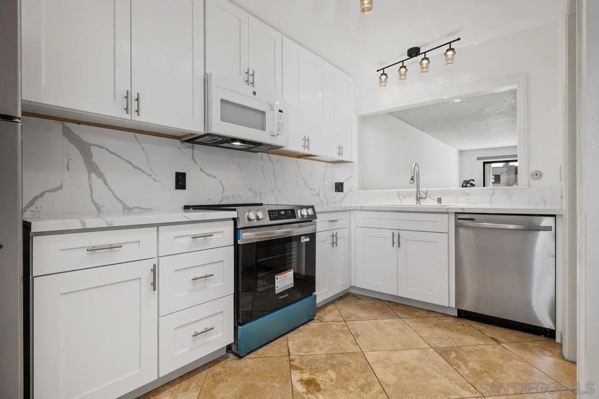Photo #1: 260019899 Listing: Photo #1