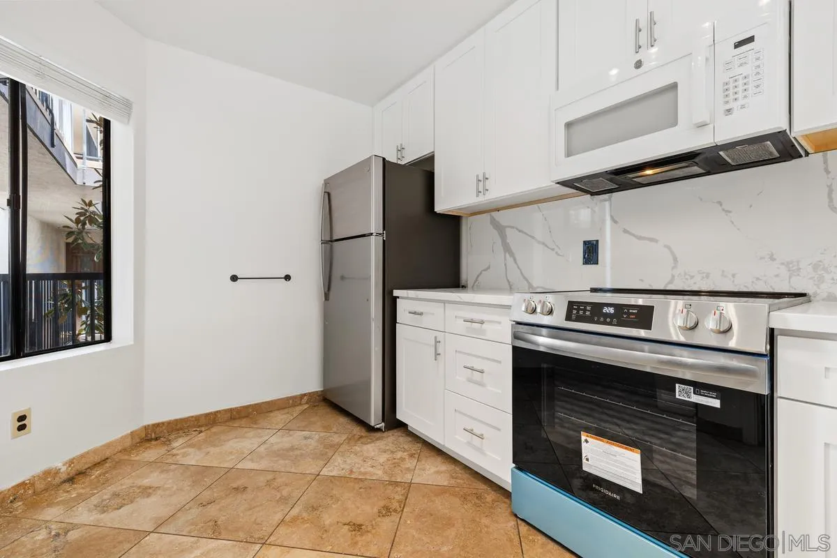 Photo #6: 260019899 Listing: Photo #6