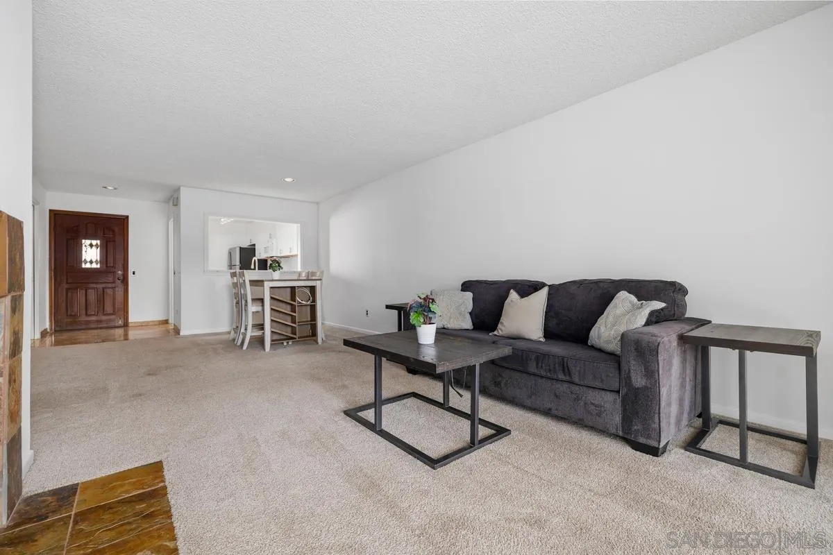 Photo #2: 260019899 Listing: Photo #2
