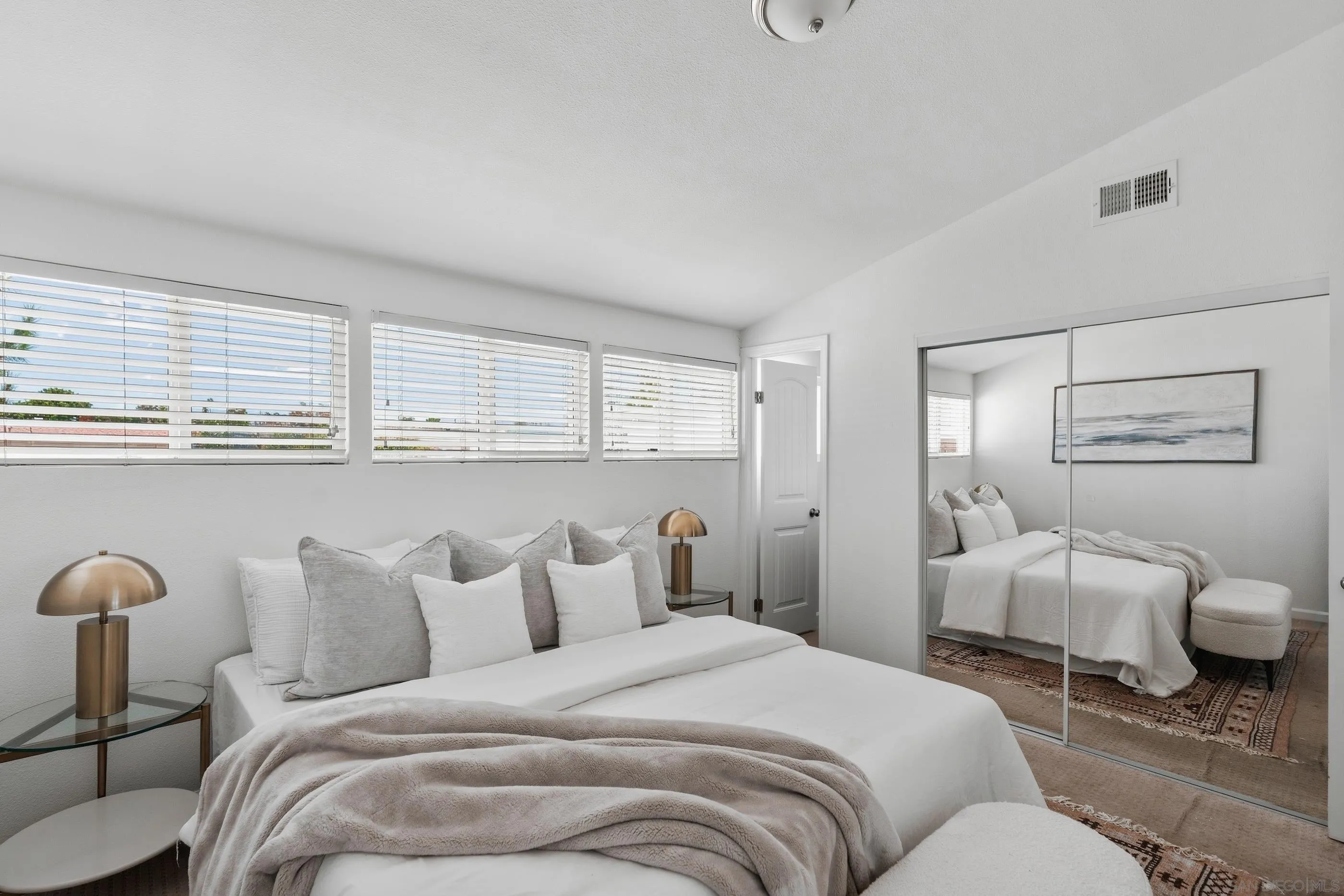 https://cdn.realtyfeed.com/cdn/127/260019900/2ac33a608b11d1cc3fb78d5691411779.webp
