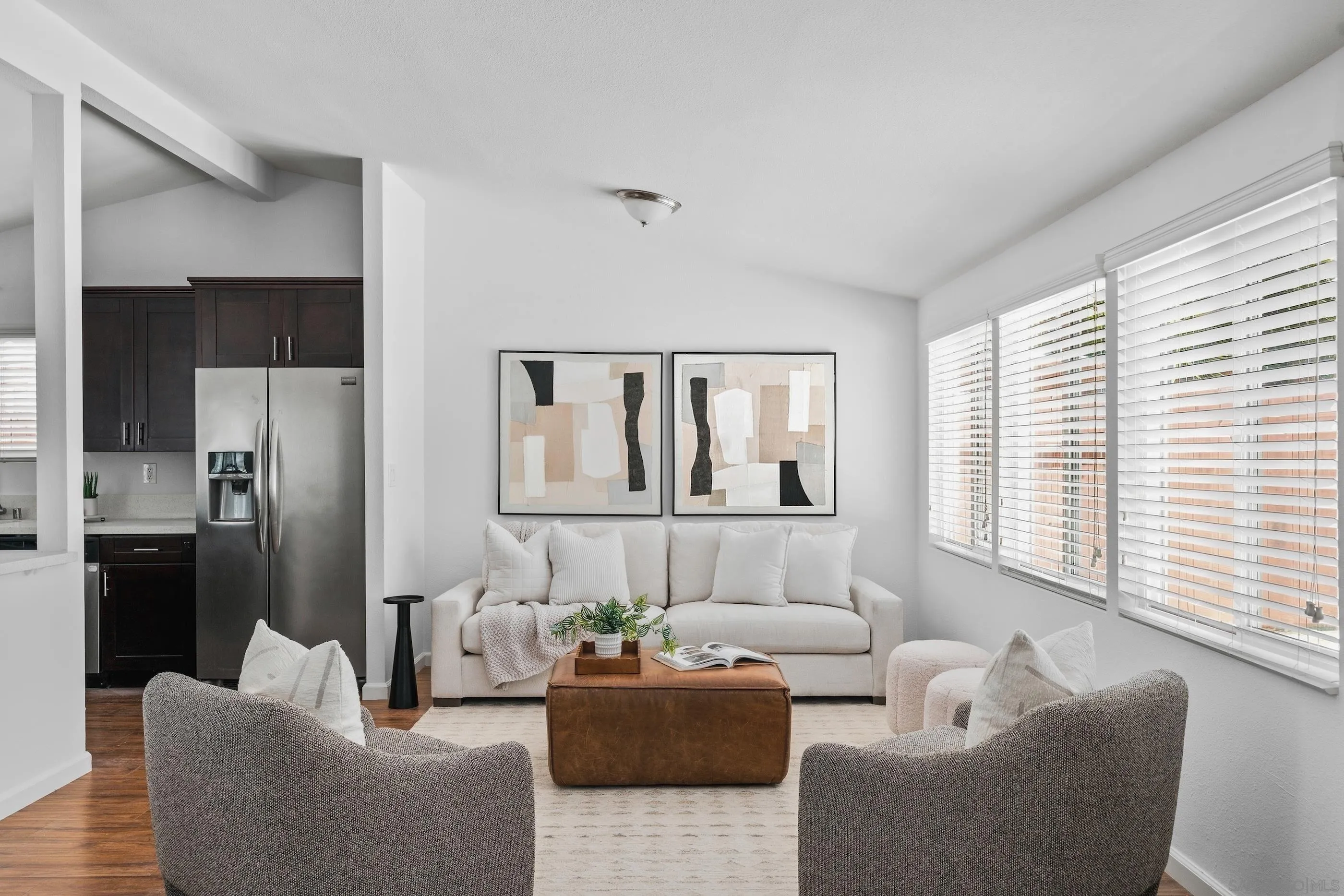 https://cdn.realtyfeed.com/cdn/127/260019900/2f0bcf2ec6b4c3b83c1404dc7284181e.webp