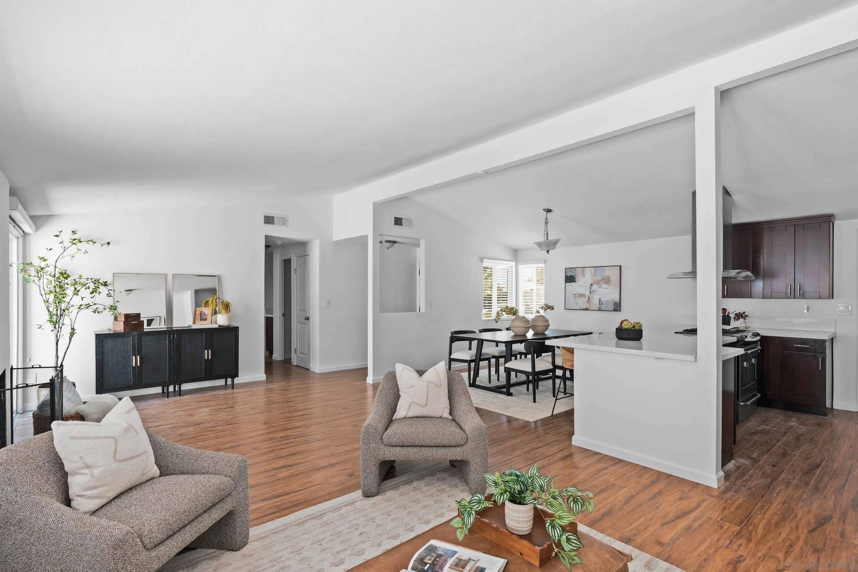 https://cdn.realtyfeed.com/cdn/127/260019900/36a74e9156f056da88153df49c4c67dc.webp