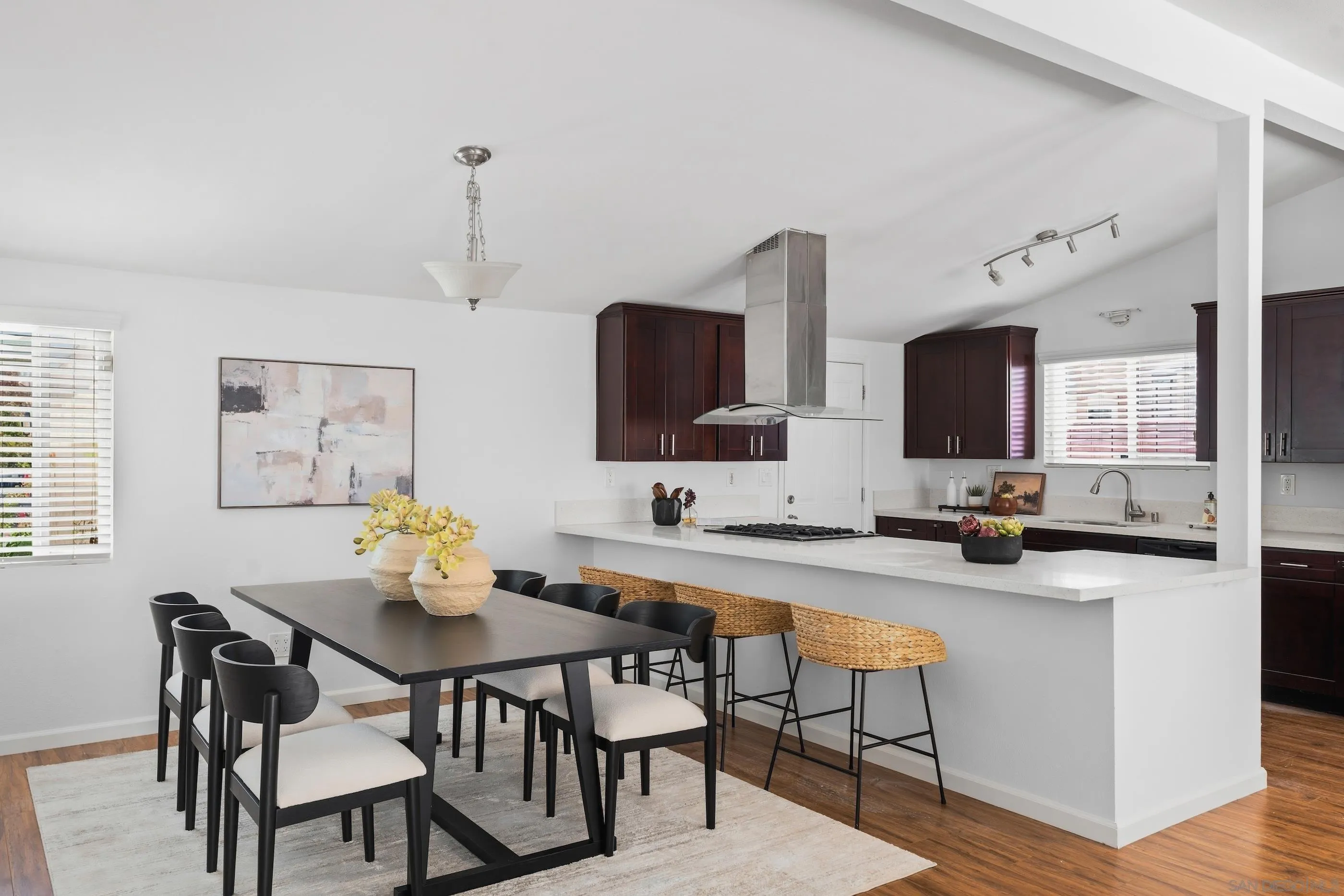 https://cdn.realtyfeed.com/cdn/127/260019900/ddf1d55788a09ea3869d7cc018d28c7e.webp