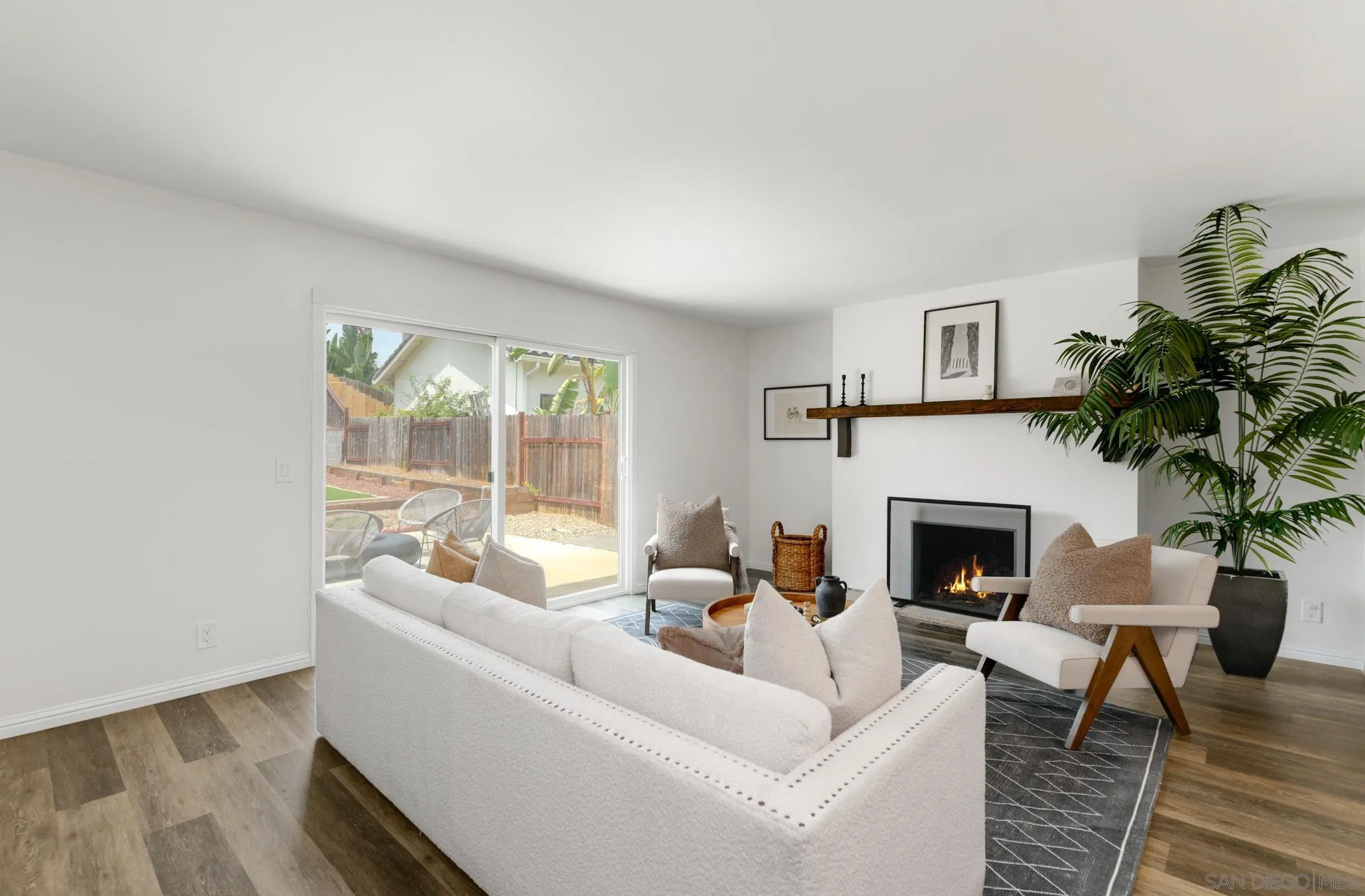 https://cdn.realtyfeed.com/cdn/127/260019903/3958da1f565c4c6f6008932bd610d31a.webp