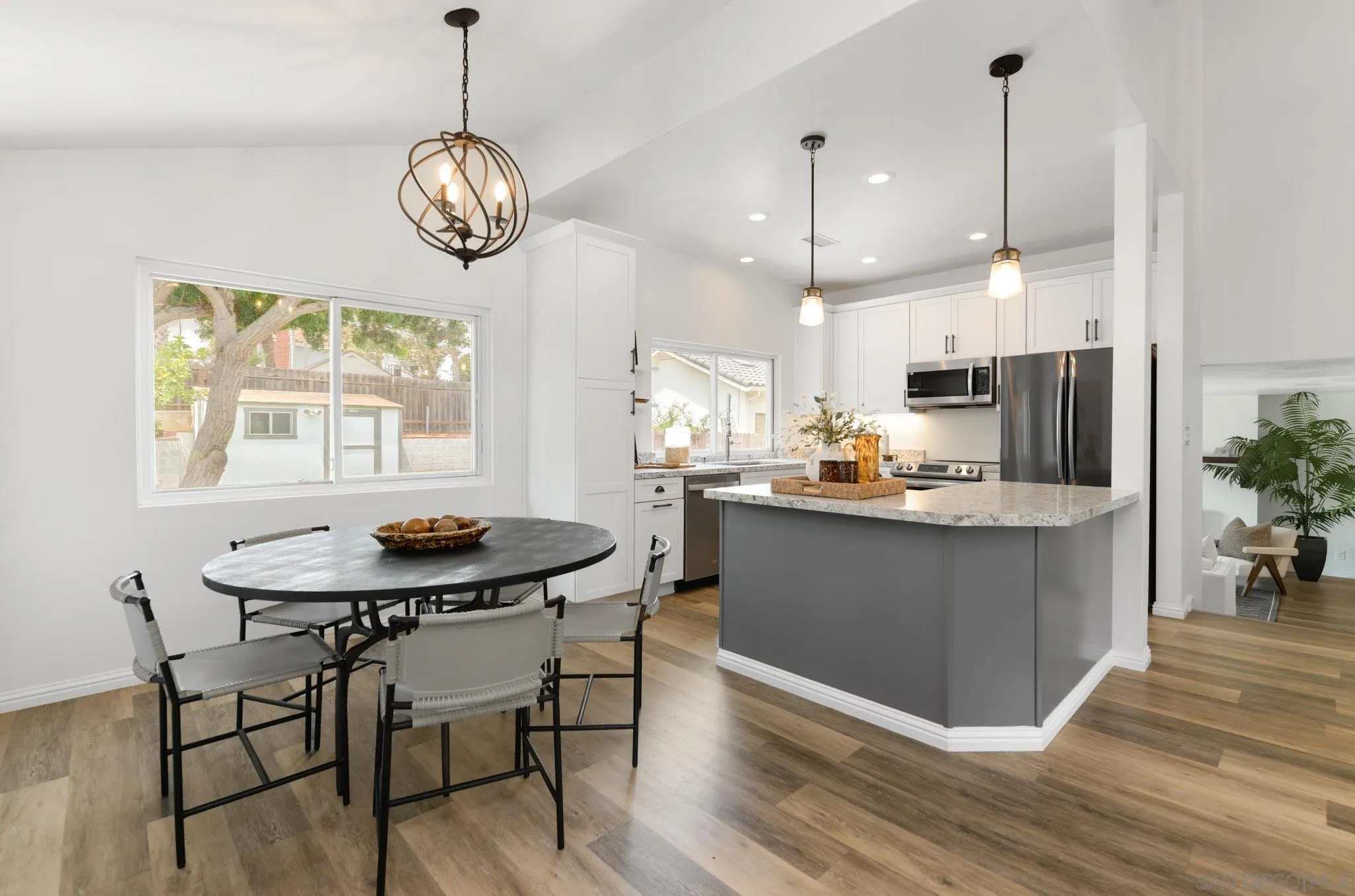 https://cdn.realtyfeed.com/cdn/127/260019903/8f949800c1280f8bd385c48db008b4cb.webp