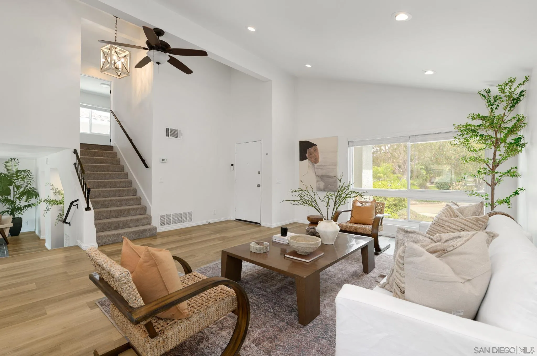 https://cdn.realtyfeed.com/cdn/127/260019903/d5edb80e333eb83f028ae6d02eb1241d.webp