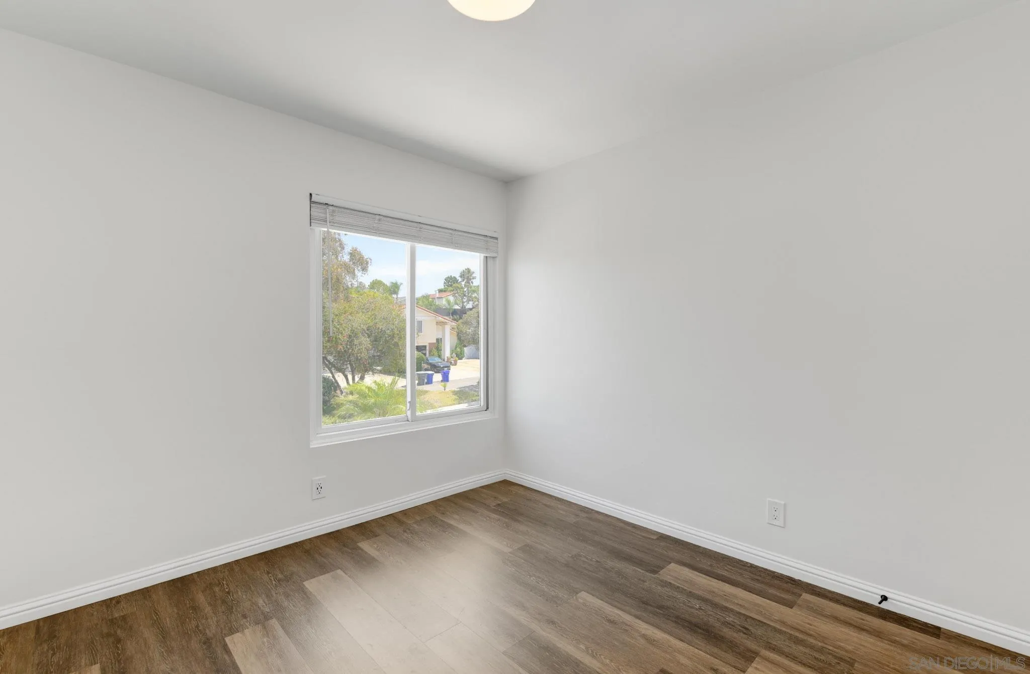 https://cdn.realtyfeed.com/cdn/127/260019903/fb1da2595690cd6ea65329bdab04d454.webp