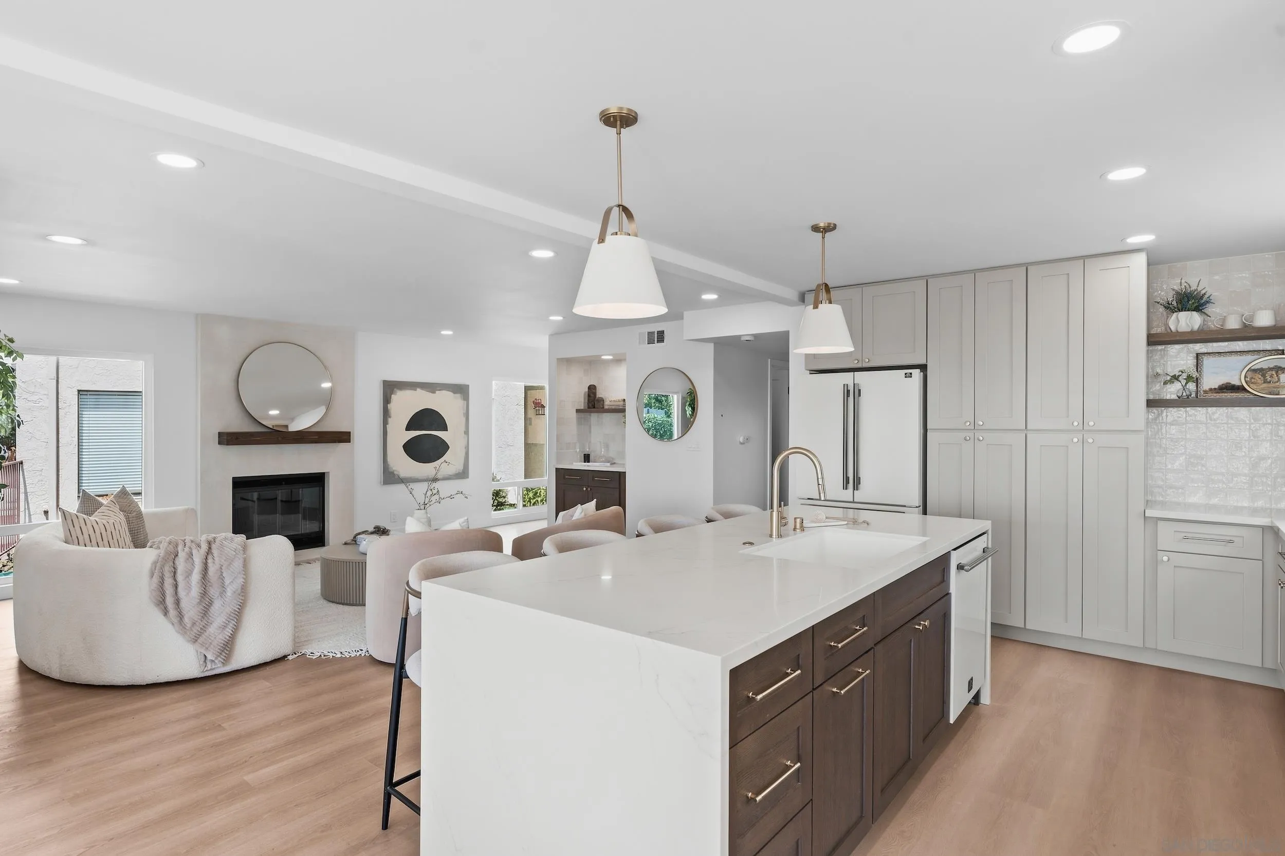 https://cdn.realtyfeed.com/cdn/127/260019905/4b8eff774f8d5dcc5777f3f34ae58cd1.webp