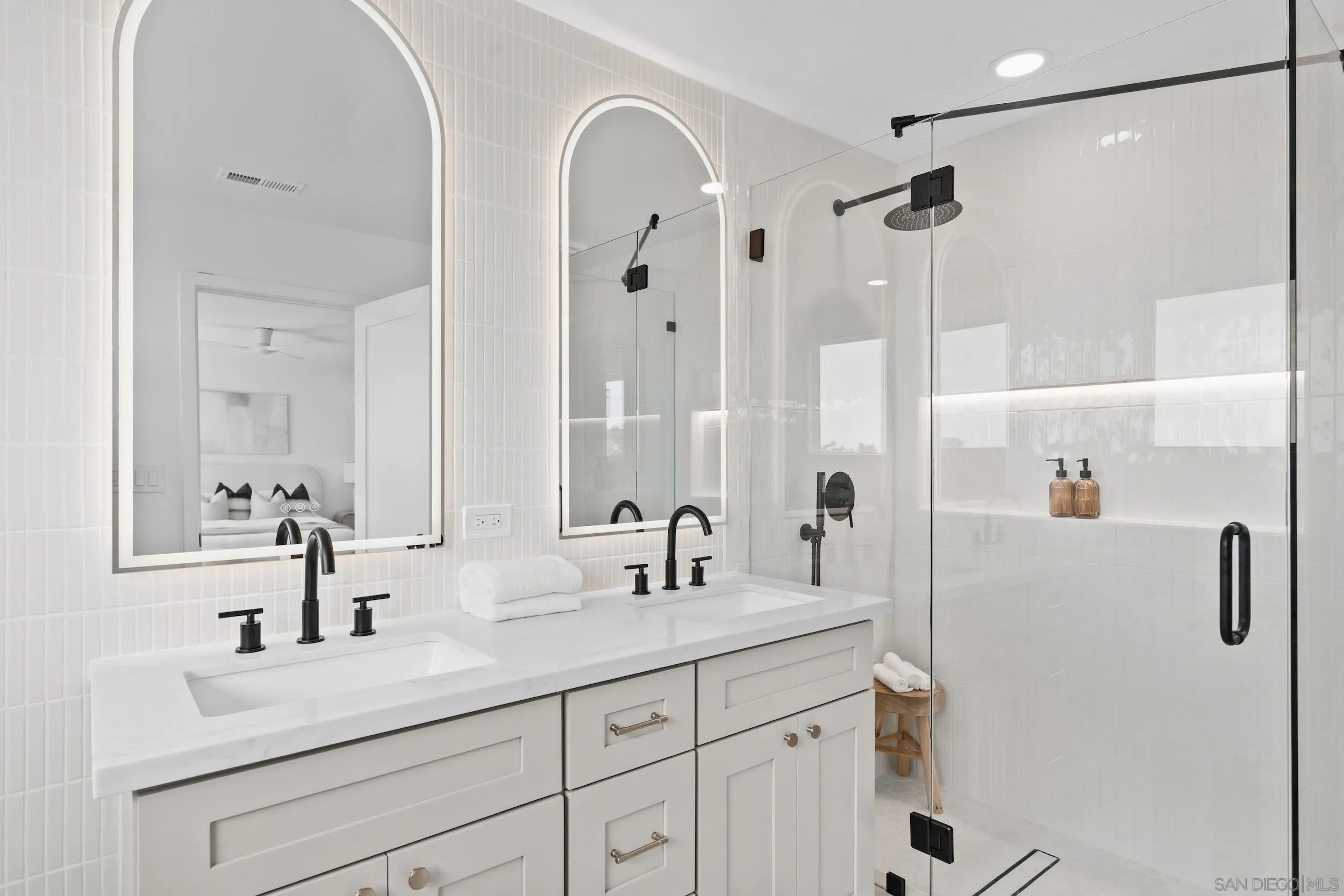 https://cdn.realtyfeed.com/cdn/127/260019905/bbd1f0c04ad0f65dd6d267e5f4dcf8ec.webp