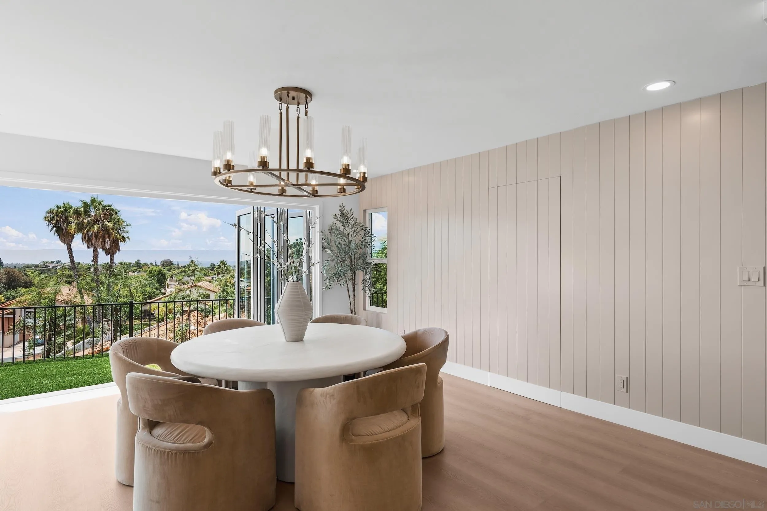 https://cdn.realtyfeed.com/cdn/127/260019905/d47498cecd8506601663463207998f93.webp