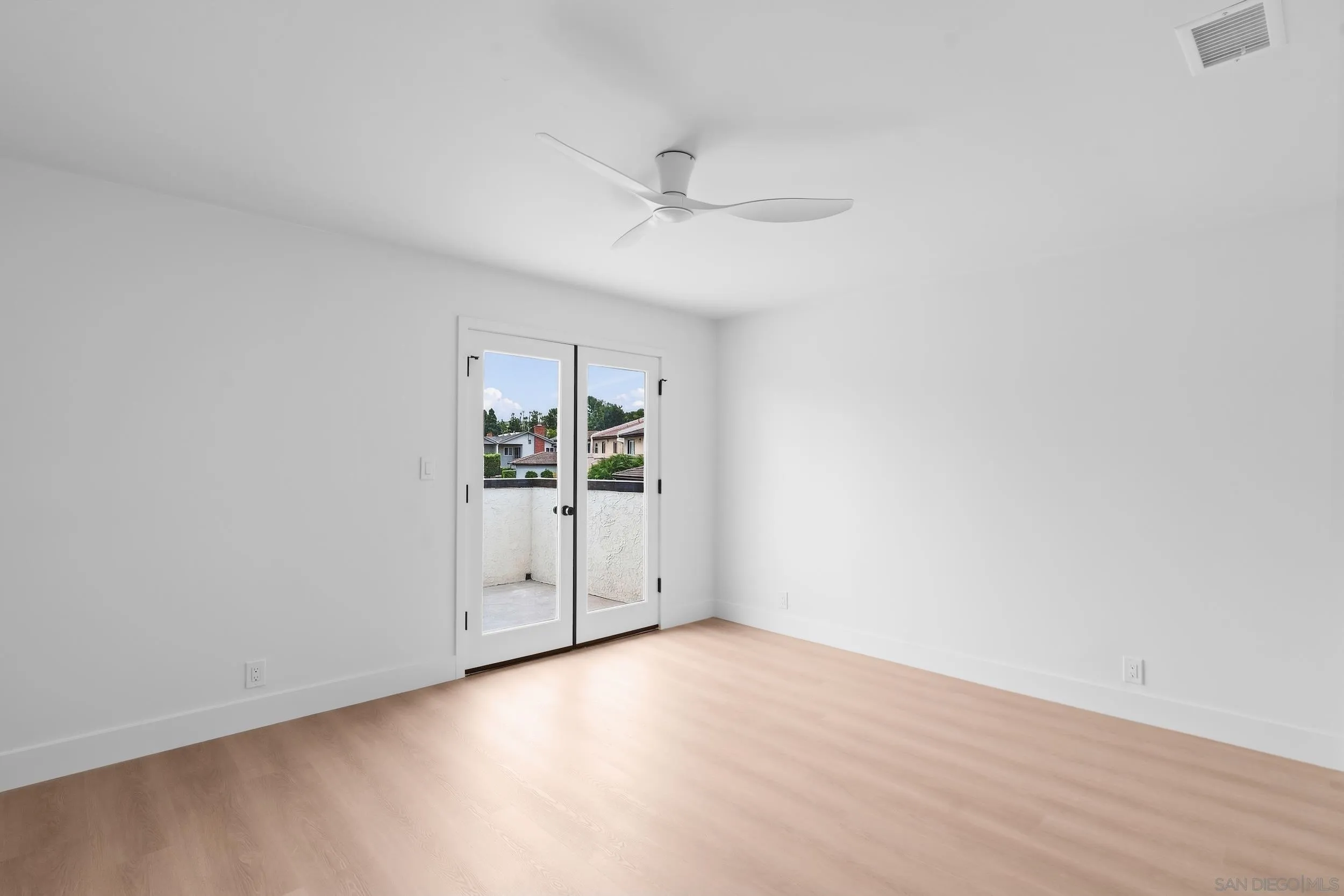 https://cdn.realtyfeed.com/cdn/127/260019905/ded03e4710dea8bef9ea0d60d72ffbe0.webp
