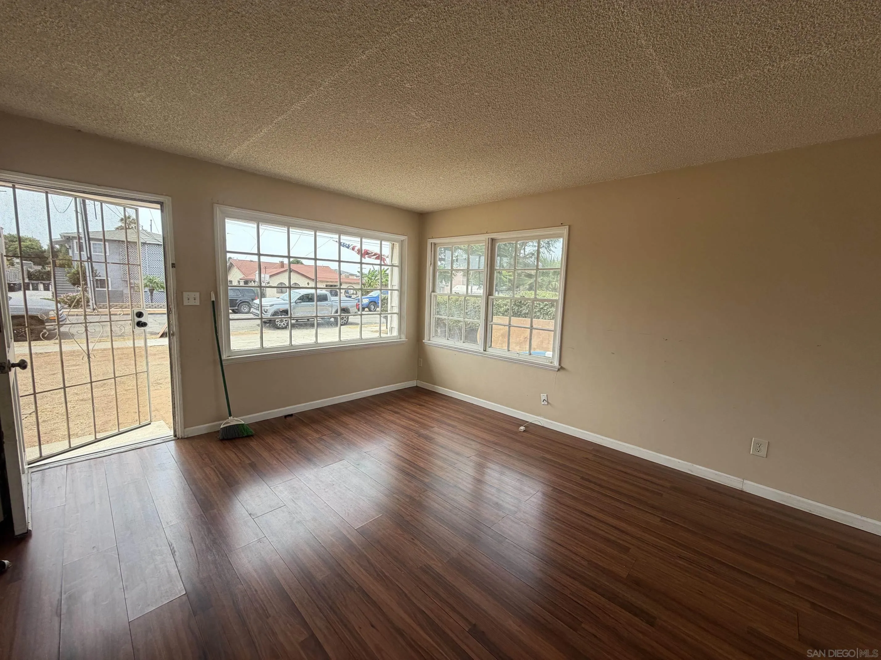 https://cdn.realtyfeed.com/cdn/127/260019906/177bc381c2c974d64d74e28e93f2da28.webp