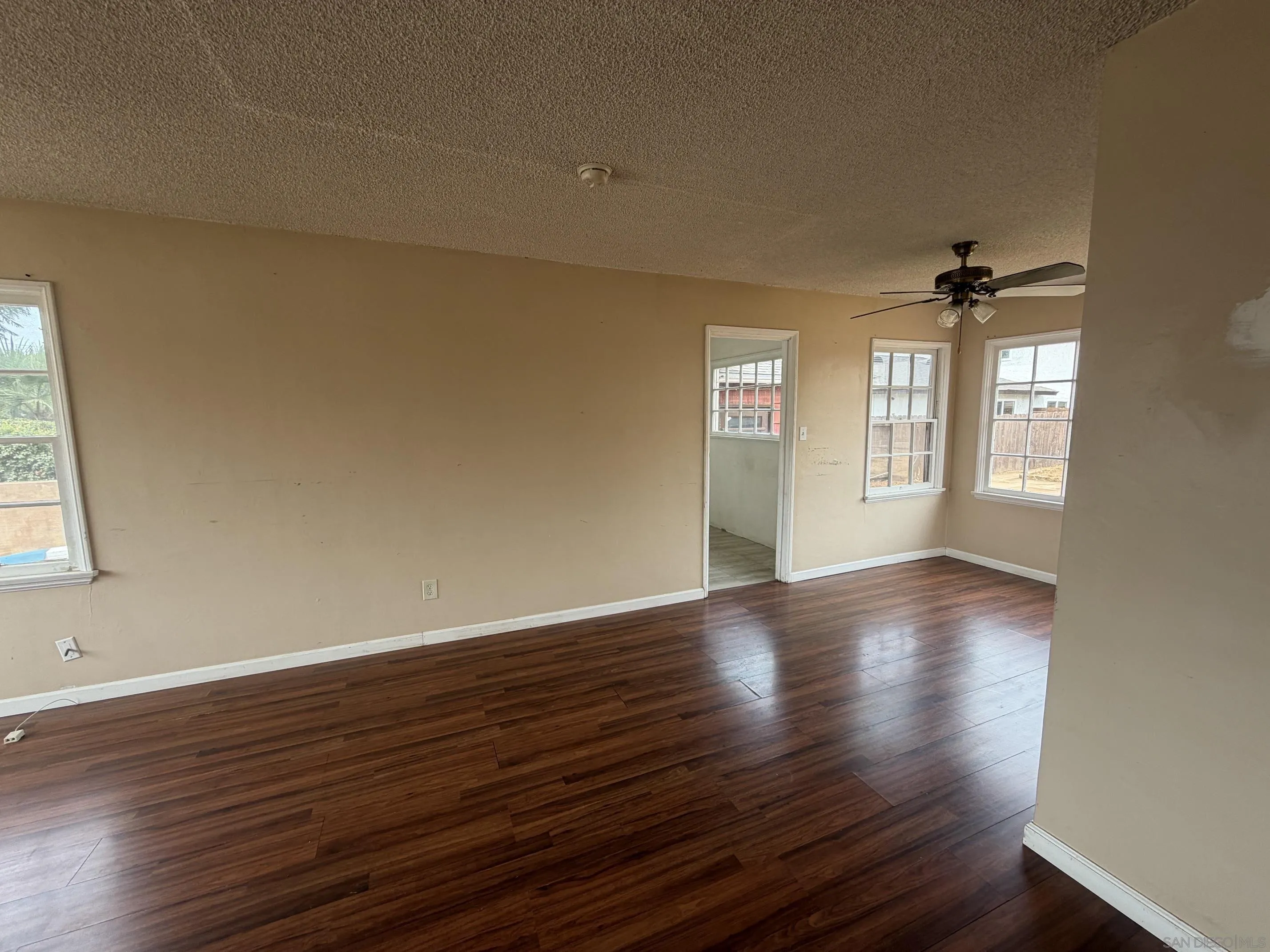 https://cdn.realtyfeed.com/cdn/127/260019906/35abf197d9c9c3222fc66b73d3f88cf5.webp