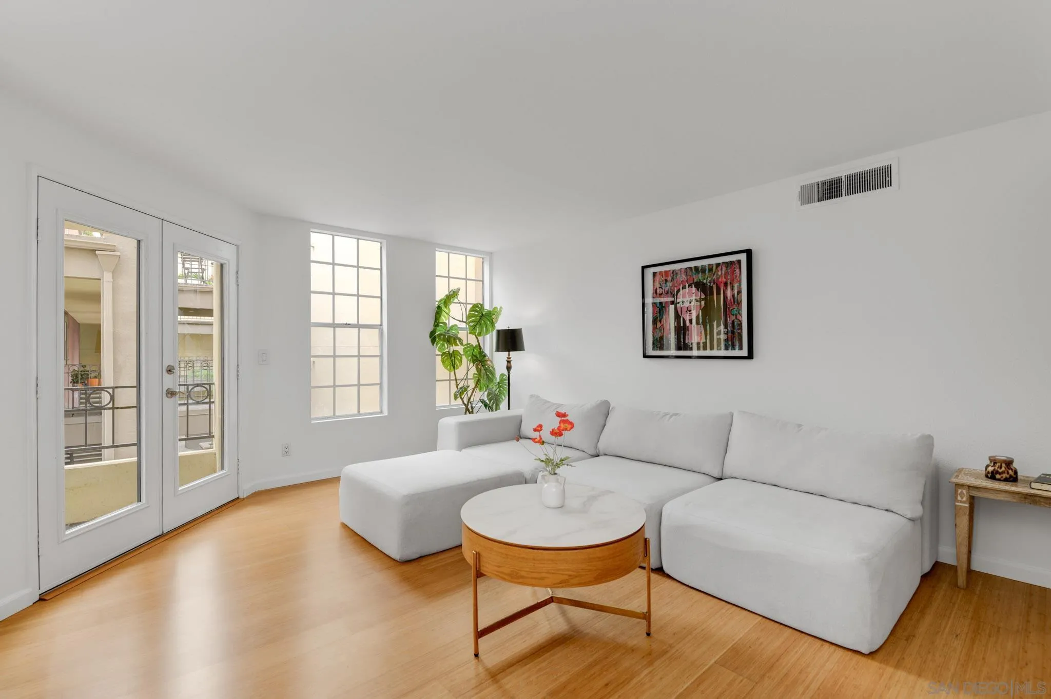 Photo #1: 260019910 Listing: Photo #1