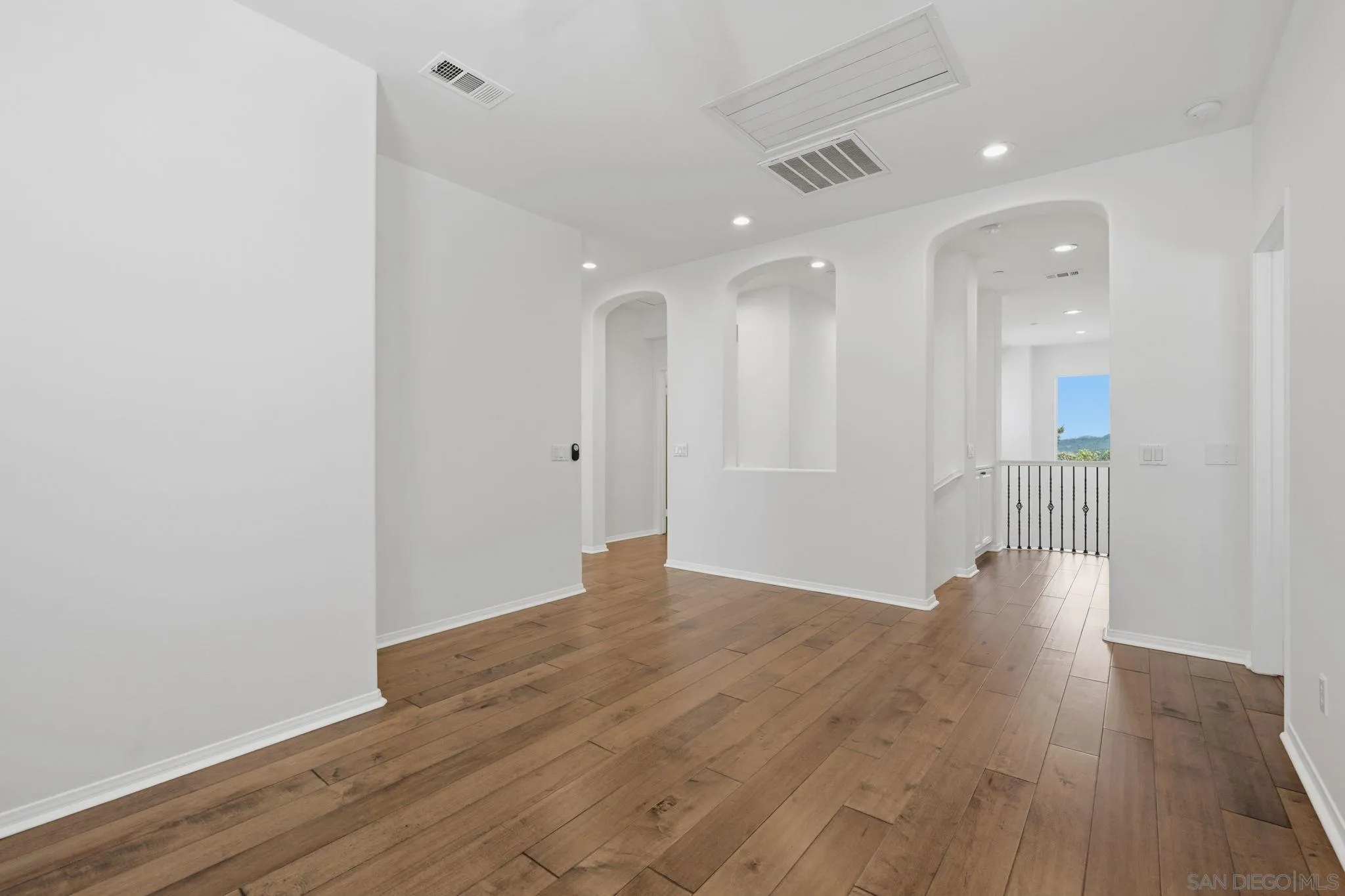 https://cdn.realtyfeed.com/cdn/127/260019915/1d0d579159851d1f3cf51faebaff1cd6.webp