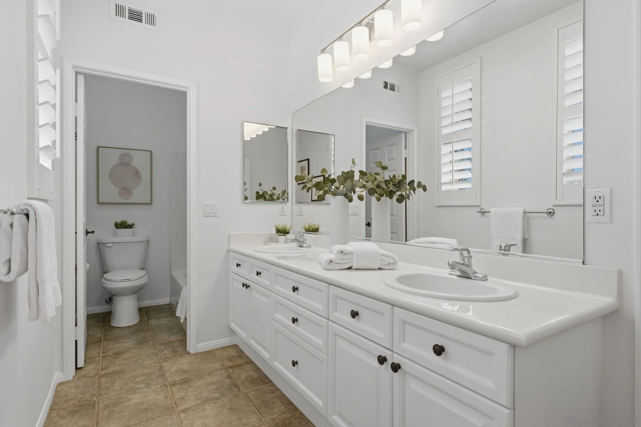 https://cdn.realtyfeed.com/cdn/127/260019915/28add570e1883d9e36ef7a7e95547724.webp