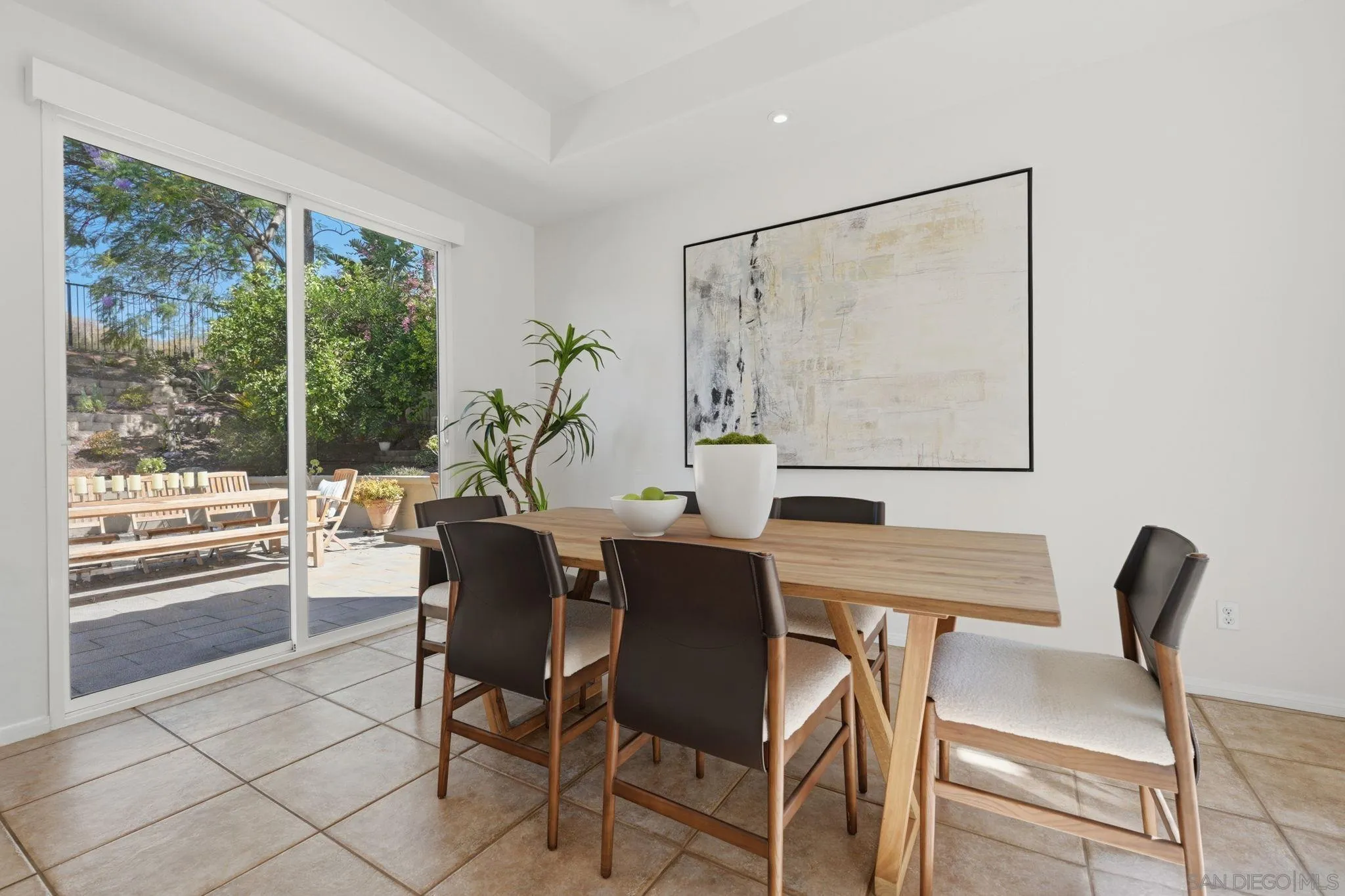 https://cdn.realtyfeed.com/cdn/127/260019915/2c27ec981857388724a3a001117d892c.webp