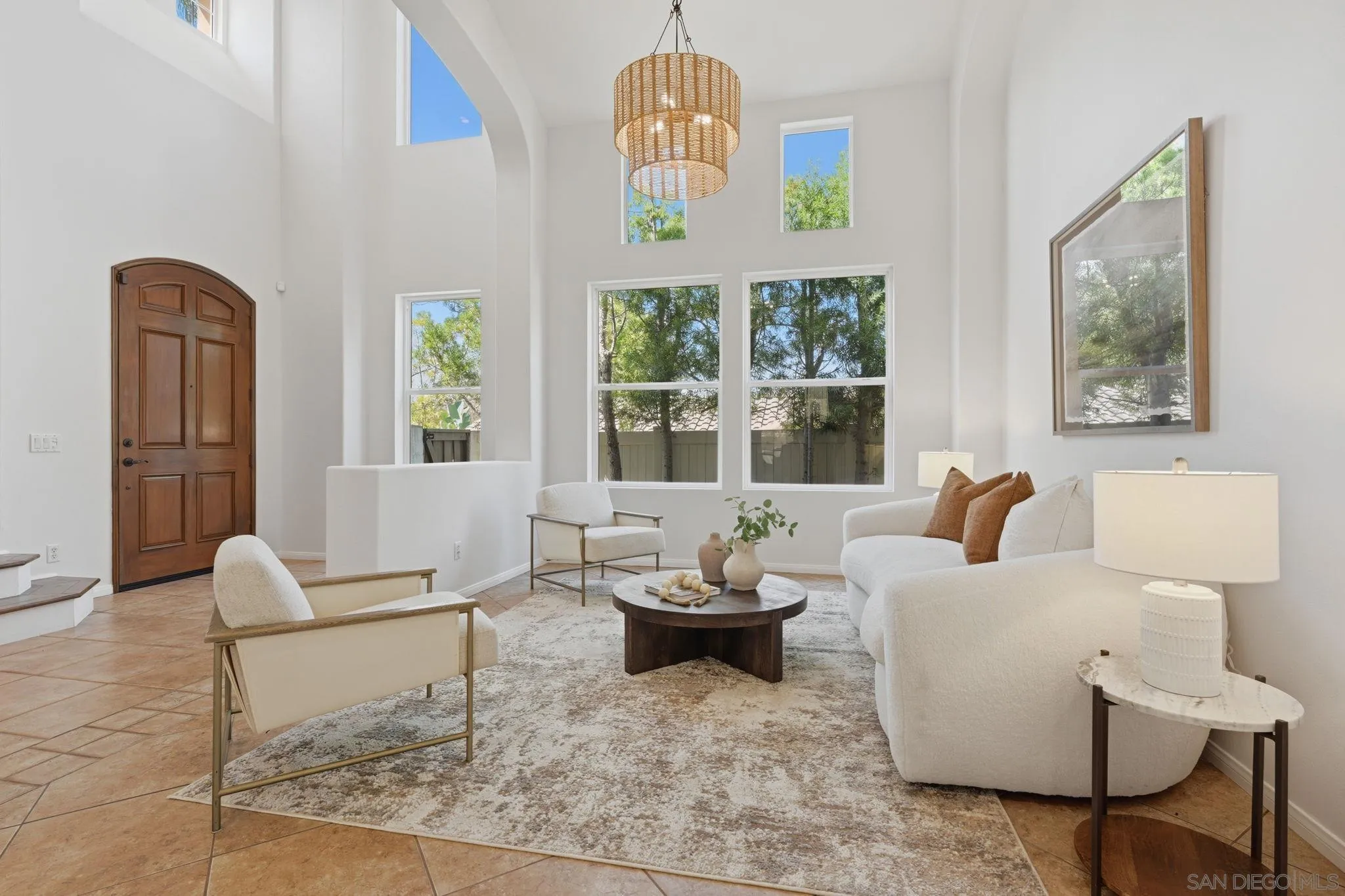 https://cdn.realtyfeed.com/cdn/127/260019915/43b32ae95793aef5f388d64342463dfe.webp