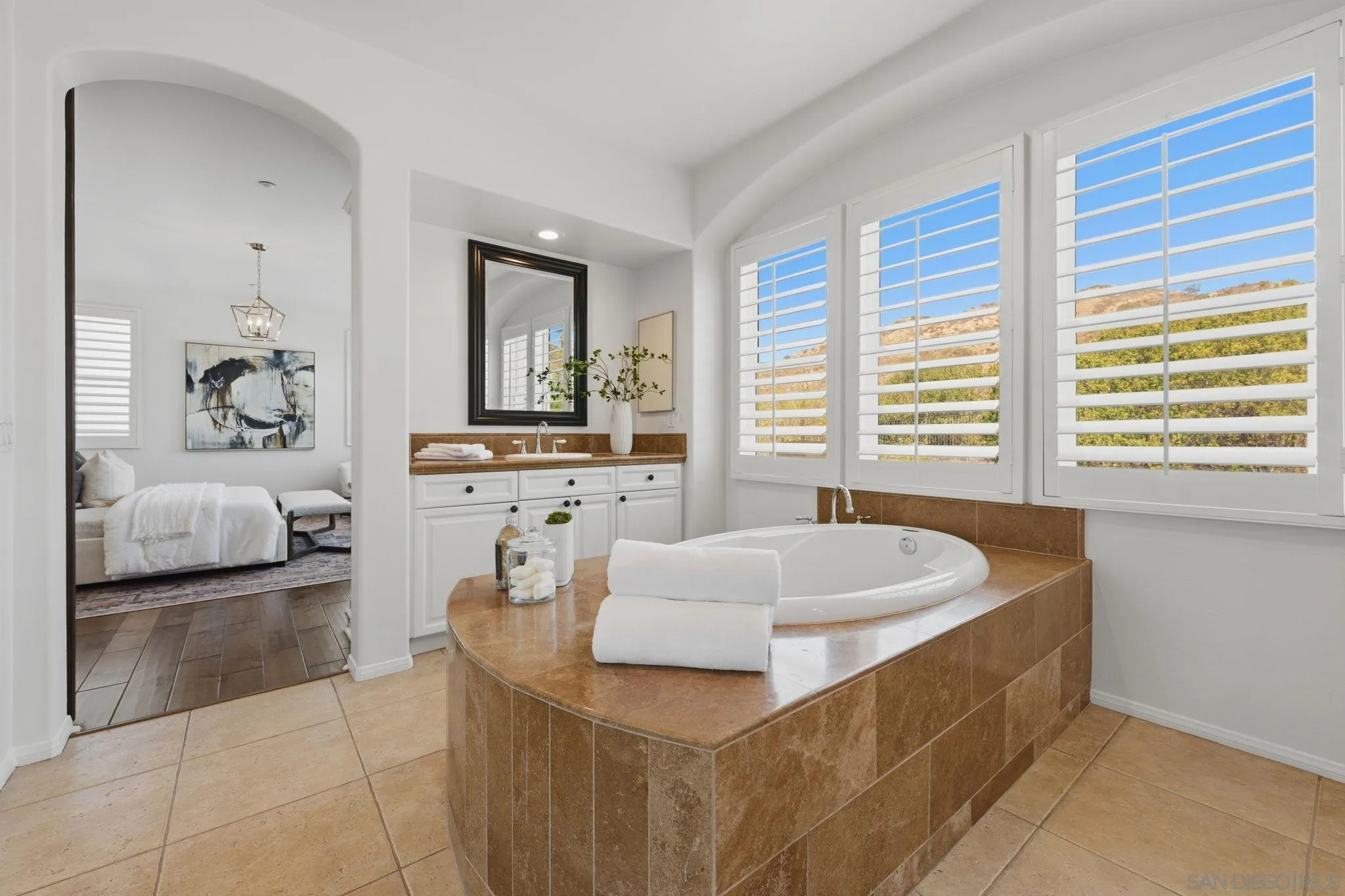 https://cdn.realtyfeed.com/cdn/127/260019915/48e203e7bc83676ab000eba7f92a8e0e.webp