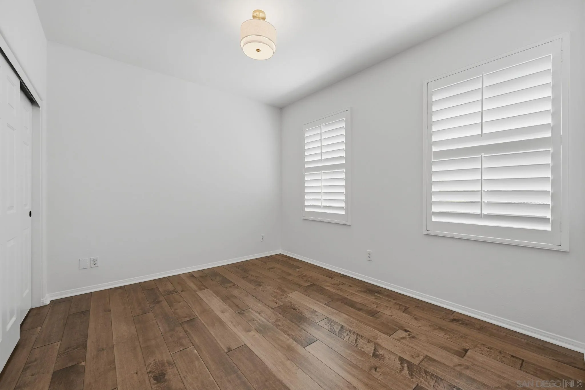 https://cdn.realtyfeed.com/cdn/127/260019915/5b7d06db1705ca1aedc12a9e82ff4791.webp