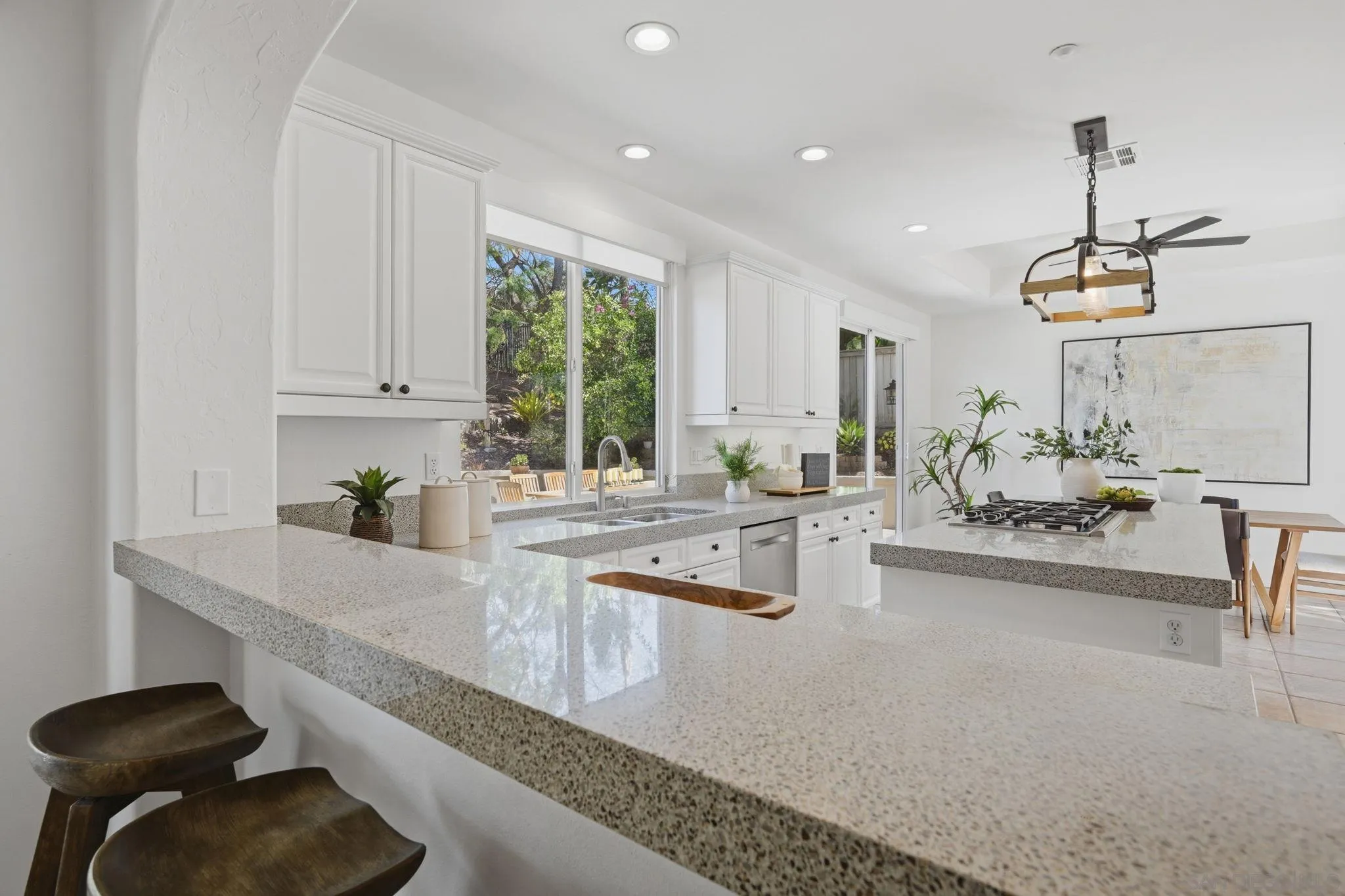 https://cdn.realtyfeed.com/cdn/127/260019915/cb7d4fde67dcde7845696c4817b74b6b.webp