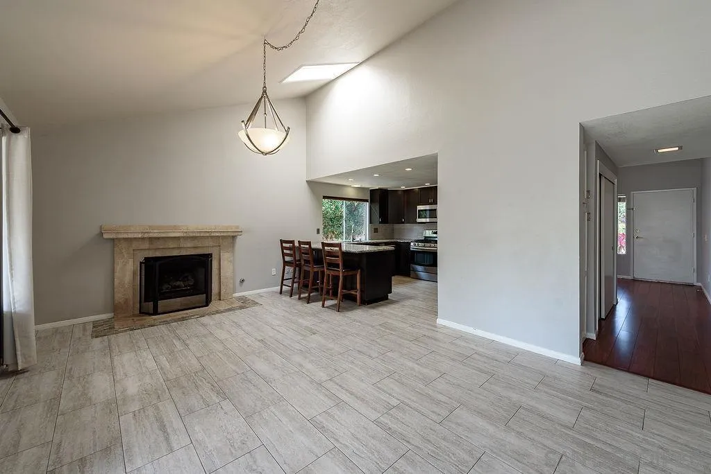 https://cdn.realtyfeed.com/cdn/127/260019917/030bb8405a04f29ab9d1971bbe339935.webp