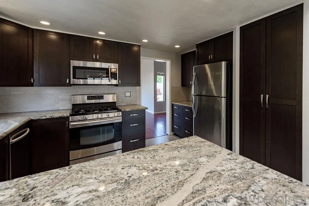 https://cdn.realtyfeed.com/cdn/127/260019917/8fbf06c0bef20b92d2bf1ea260d639bf.webp