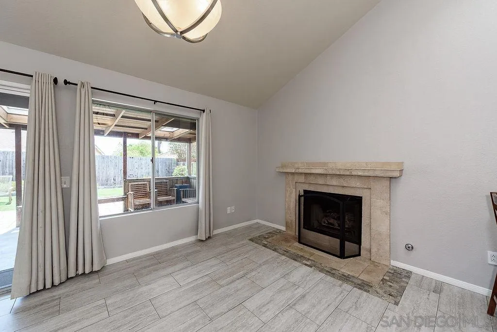 https://cdn.realtyfeed.com/cdn/127/260019917/aab2c4d40ef69570411ff79ae2062f40.webp