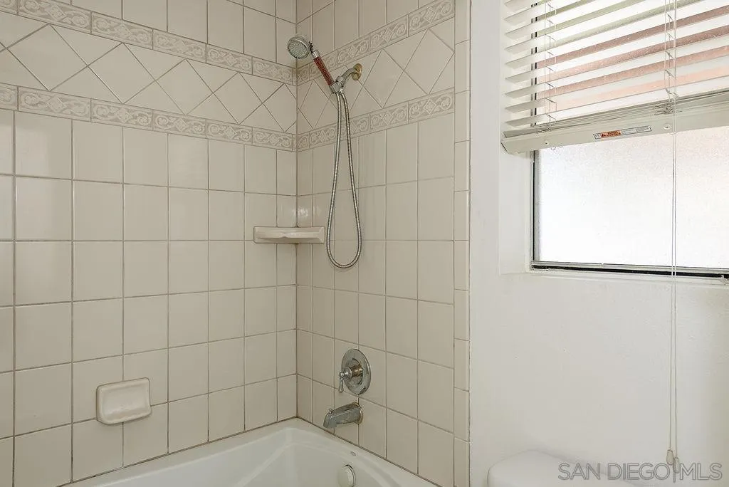 https://cdn.realtyfeed.com/cdn/127/260019917/cb70ef6f6be284af5c62ec5b1c822816.webp