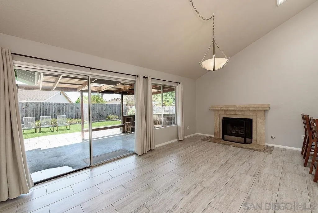 https://cdn.realtyfeed.com/cdn/127/260019917/e5dcd673020423cb11e39f4d64899a62.webp
