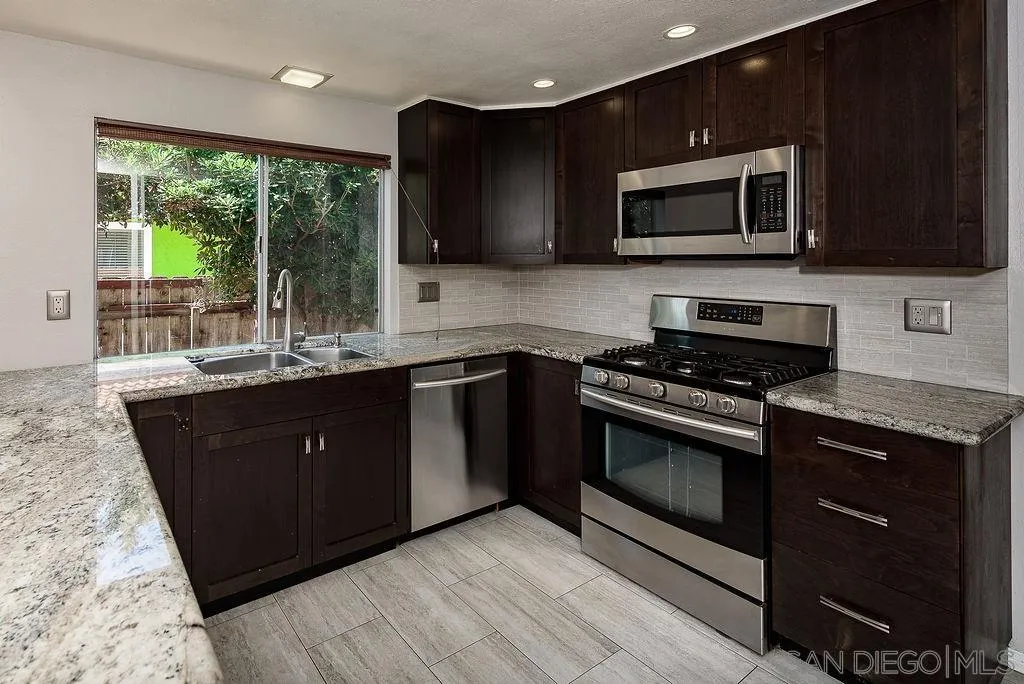 https://cdn.realtyfeed.com/cdn/127/260019917/faf2524423e7e853e6bb33e4af899970.webp