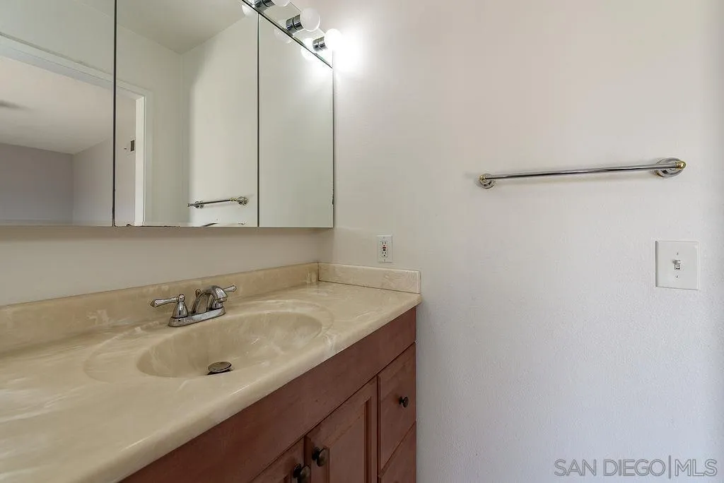 https://cdn.realtyfeed.com/cdn/127/260019917/fe68998608982ee259ebbabe920c3c00.webp
