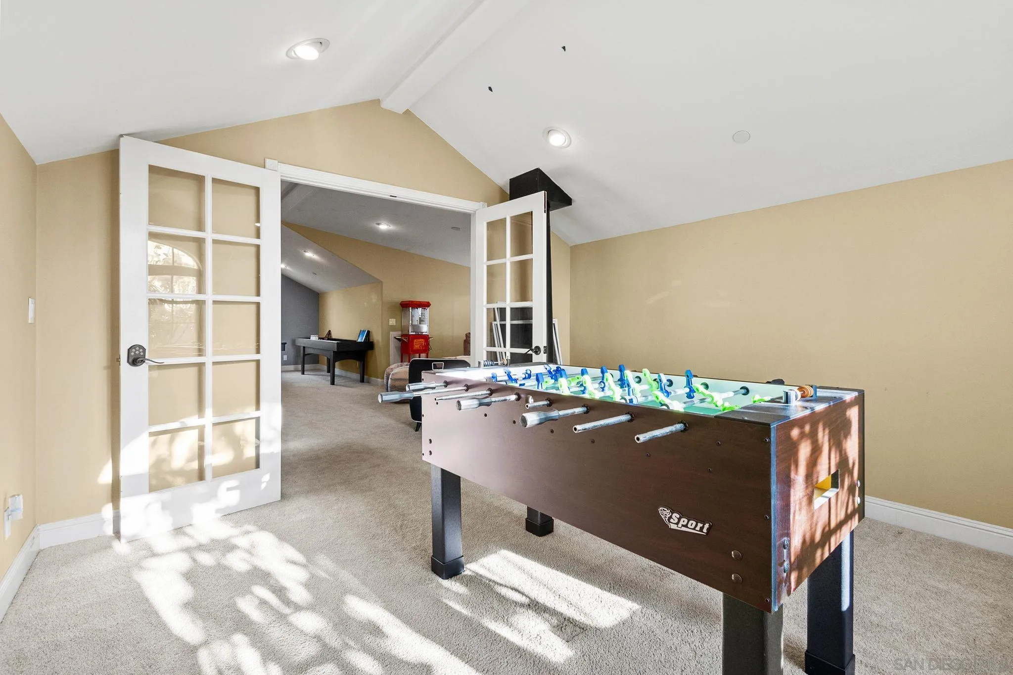 https://cdn.realtyfeed.com/cdn/127/260019922/758d18df6d77adb076b41c0210a6fb25.webp