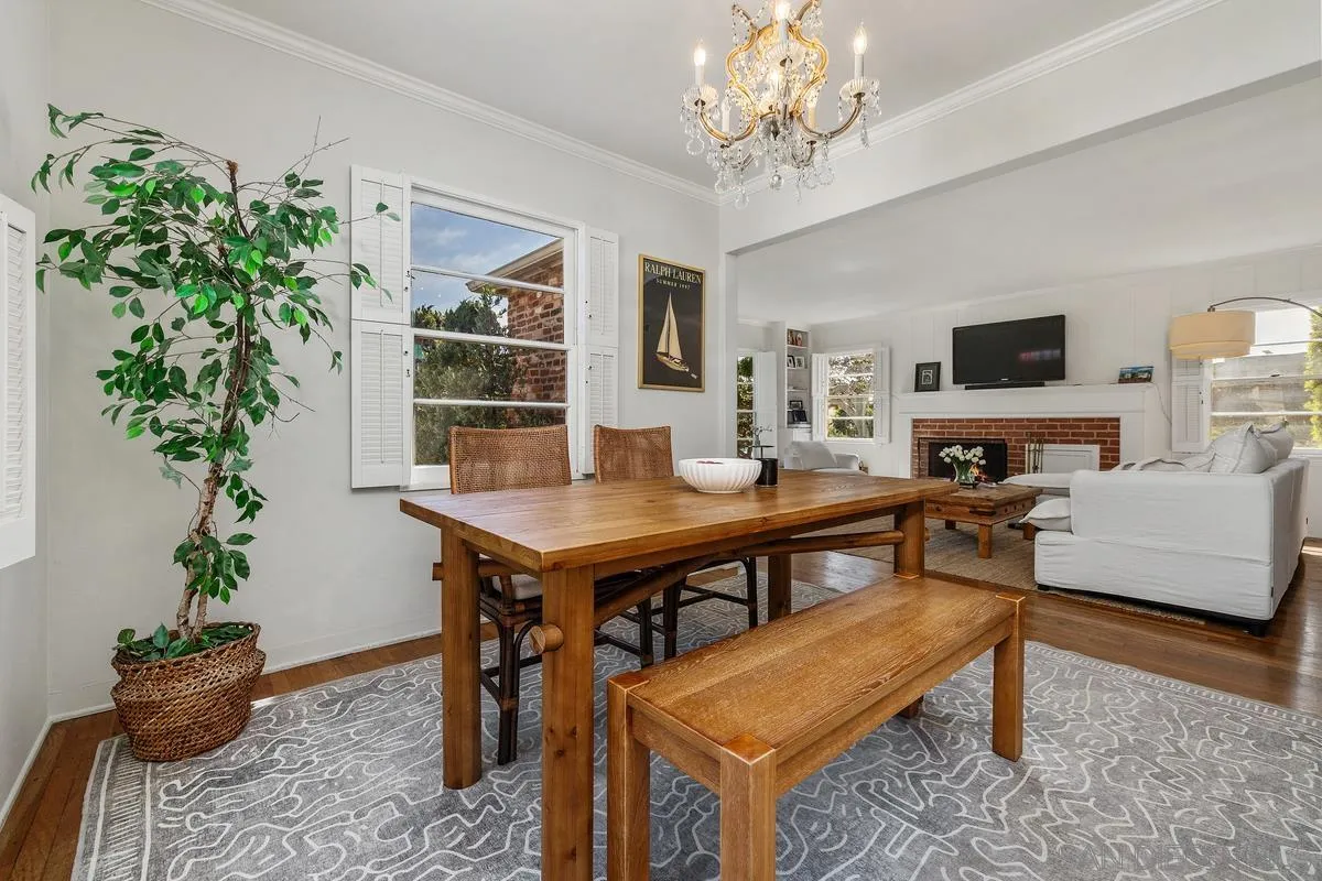 https://cdn.realtyfeed.com/cdn/127/260019923/02ca8aced6a8c86a795d78544016b141.webp