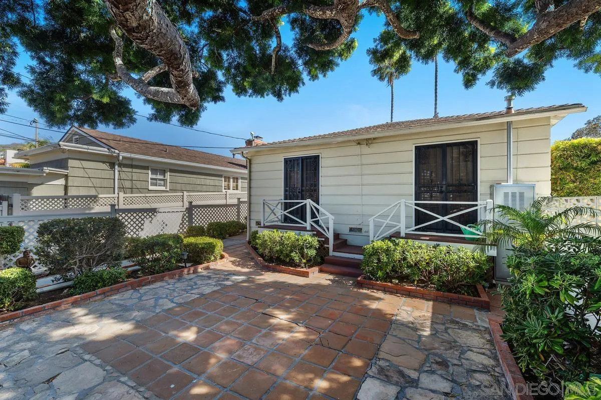 https://cdn.realtyfeed.com/cdn/127/260019923/7943a36e4156bb0fbc68198d3380e4de.webp
