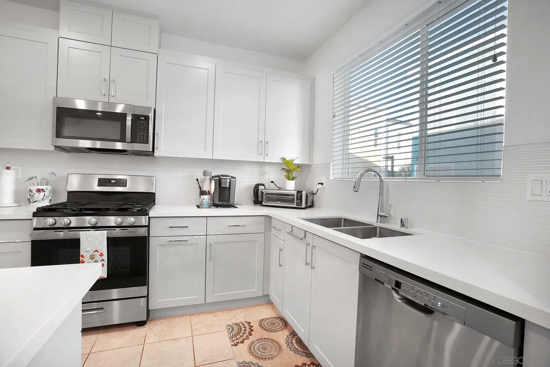Photo #8: 260019924 Listing: Photo #8