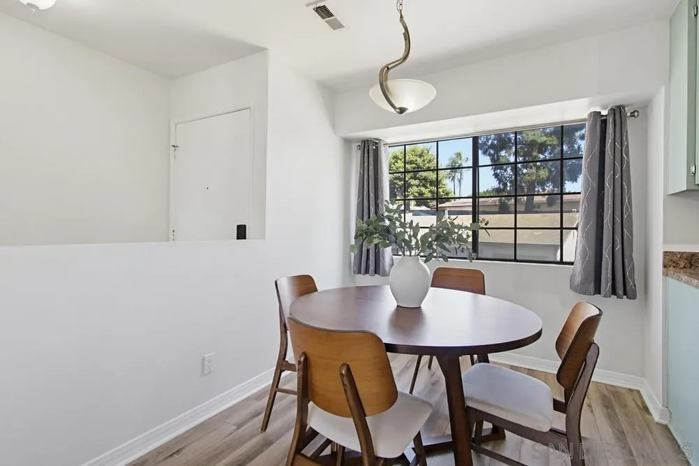 Photo #6: 260019925 Listing: Photo #6