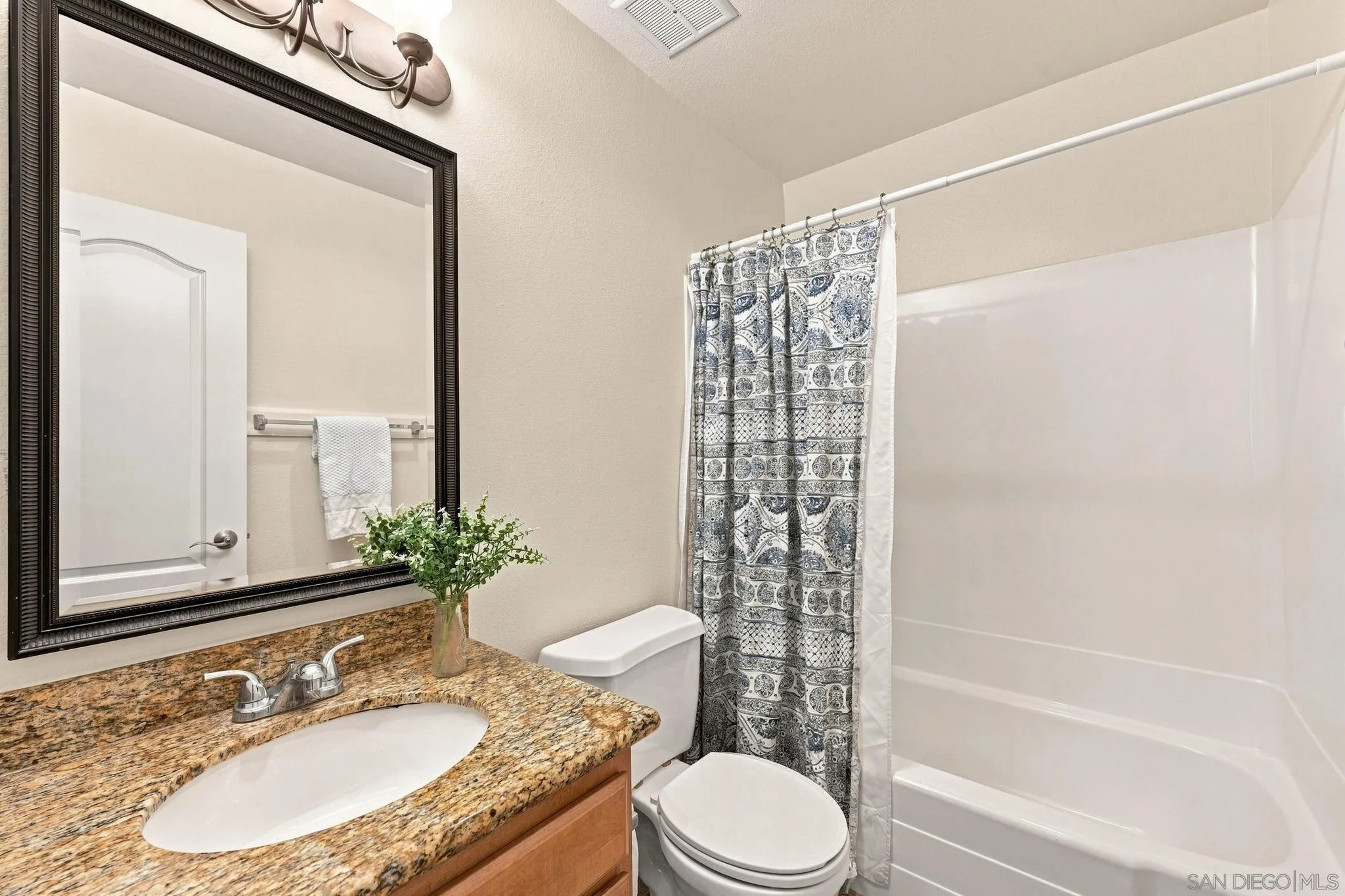 Photo #17: 260019926 Listing: Photo #17