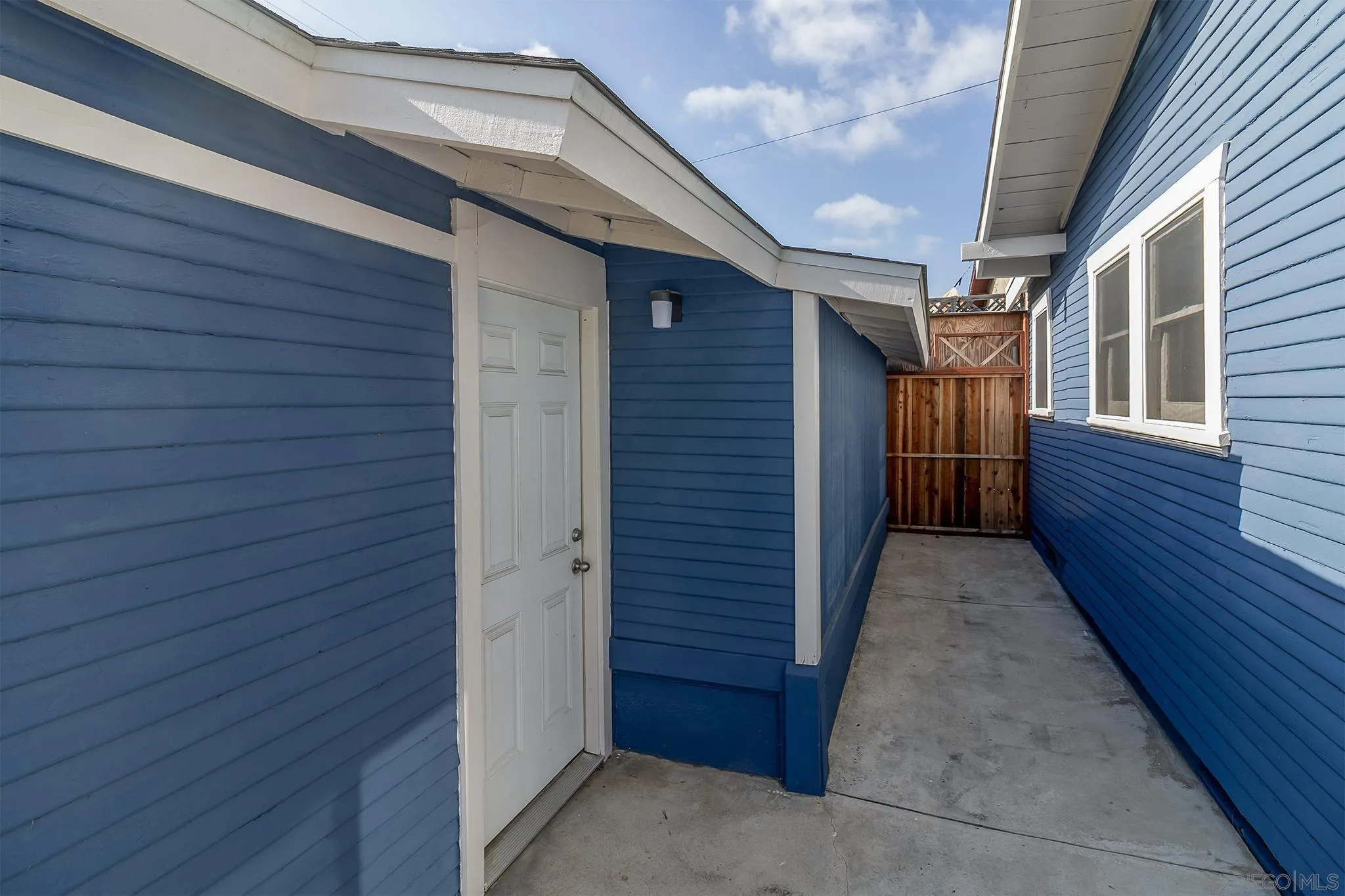 https://cdn.realtyfeed.com/cdn/127/260019927/494d545a11a878c5970a5a2e8c23172d.webp
