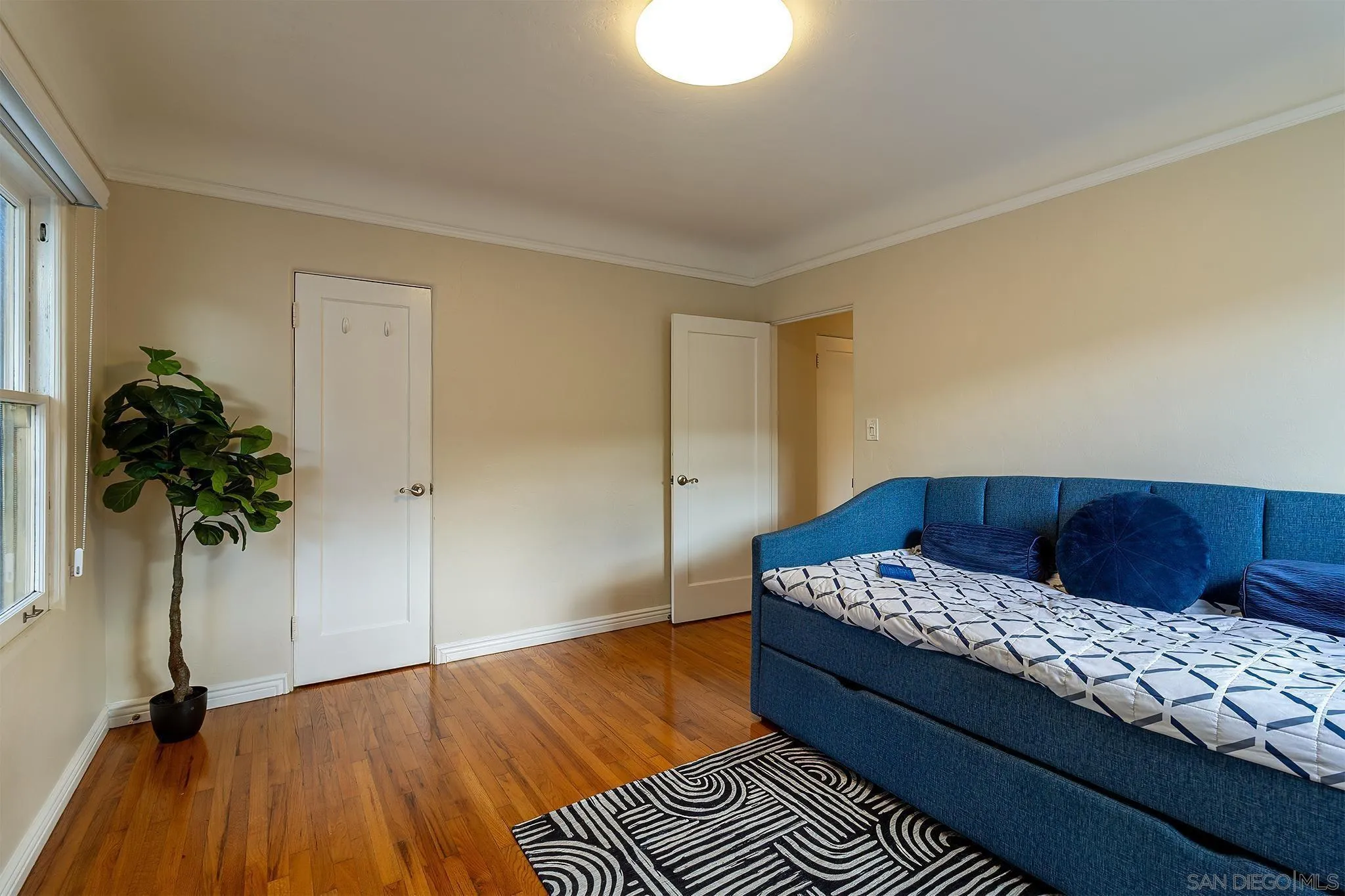https://cdn.realtyfeed.com/cdn/127/260019929/83eb82edf279b9d6cf4a1153877c3b63.webp