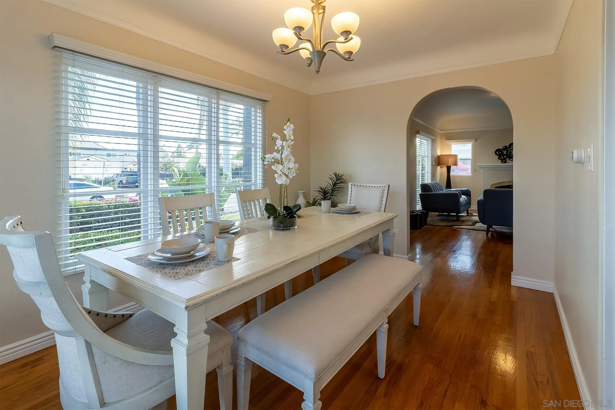 https://cdn.realtyfeed.com/cdn/127/260019929/b4bb061eab4410c4ad0dd1b8ce9999e2.webp