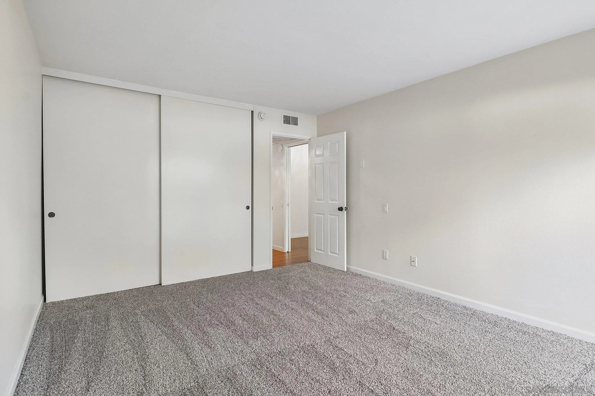 Photo #14: 260019930 Listing: Photo #14