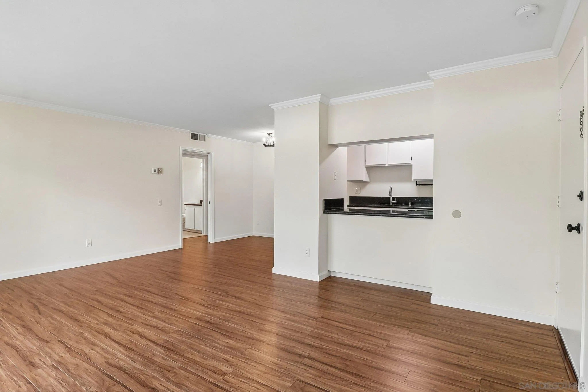 Photo #2: 260019930 Listing: Photo #2