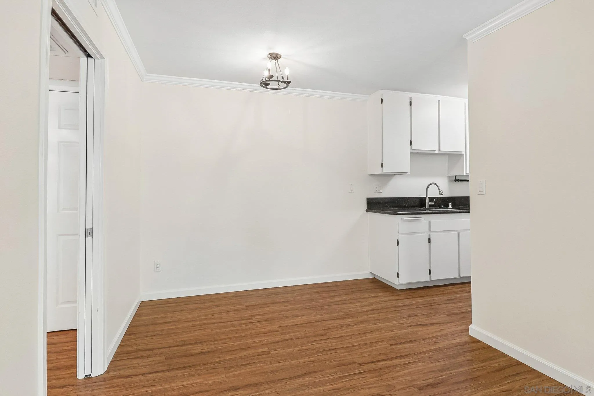 Photo #9: 260019930 Listing: Photo #9